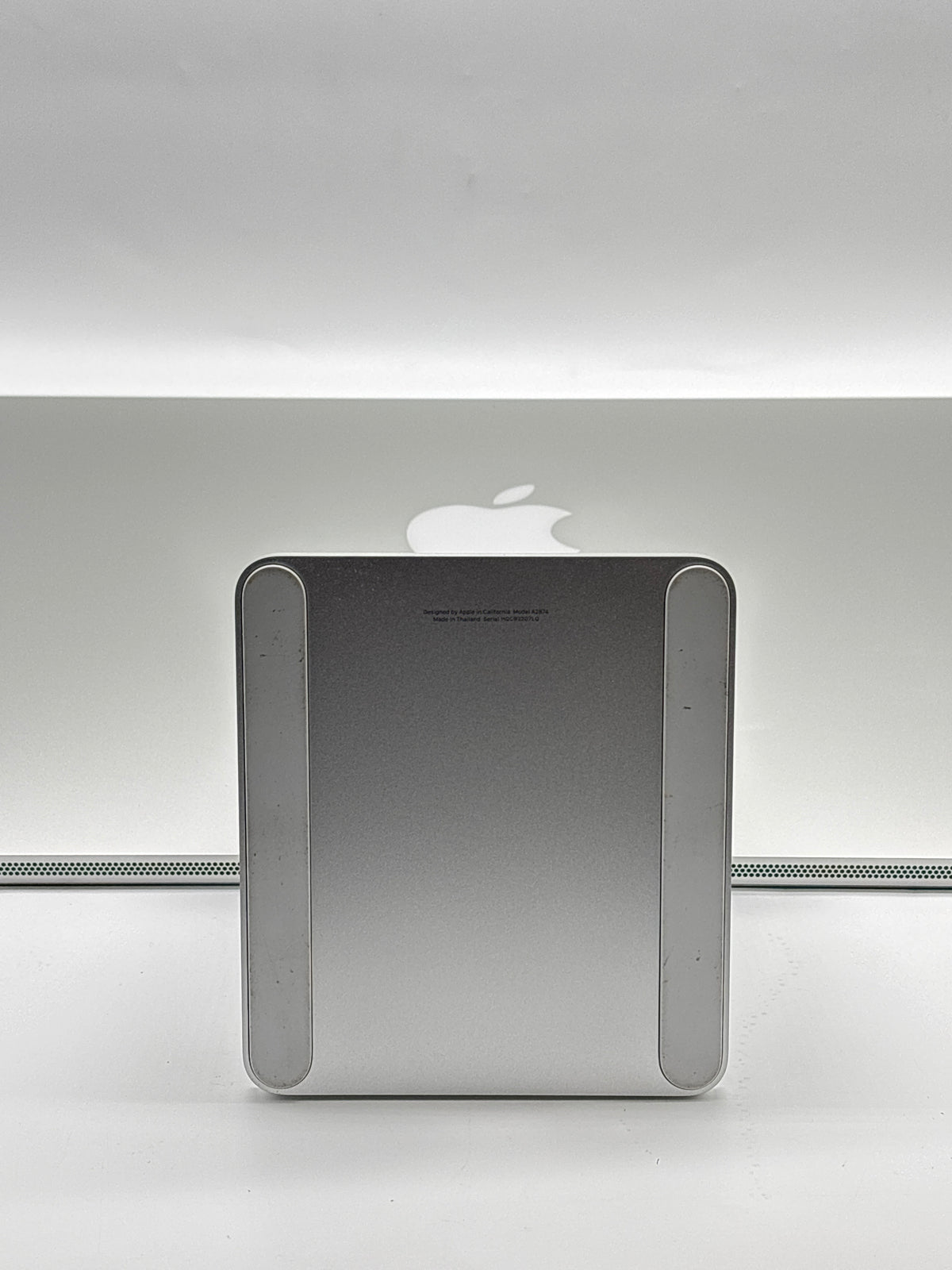 Apple iMac 24-Inch 2023 M3 8-Core CPU 8GB RAM 256GB SSD Silver - Used