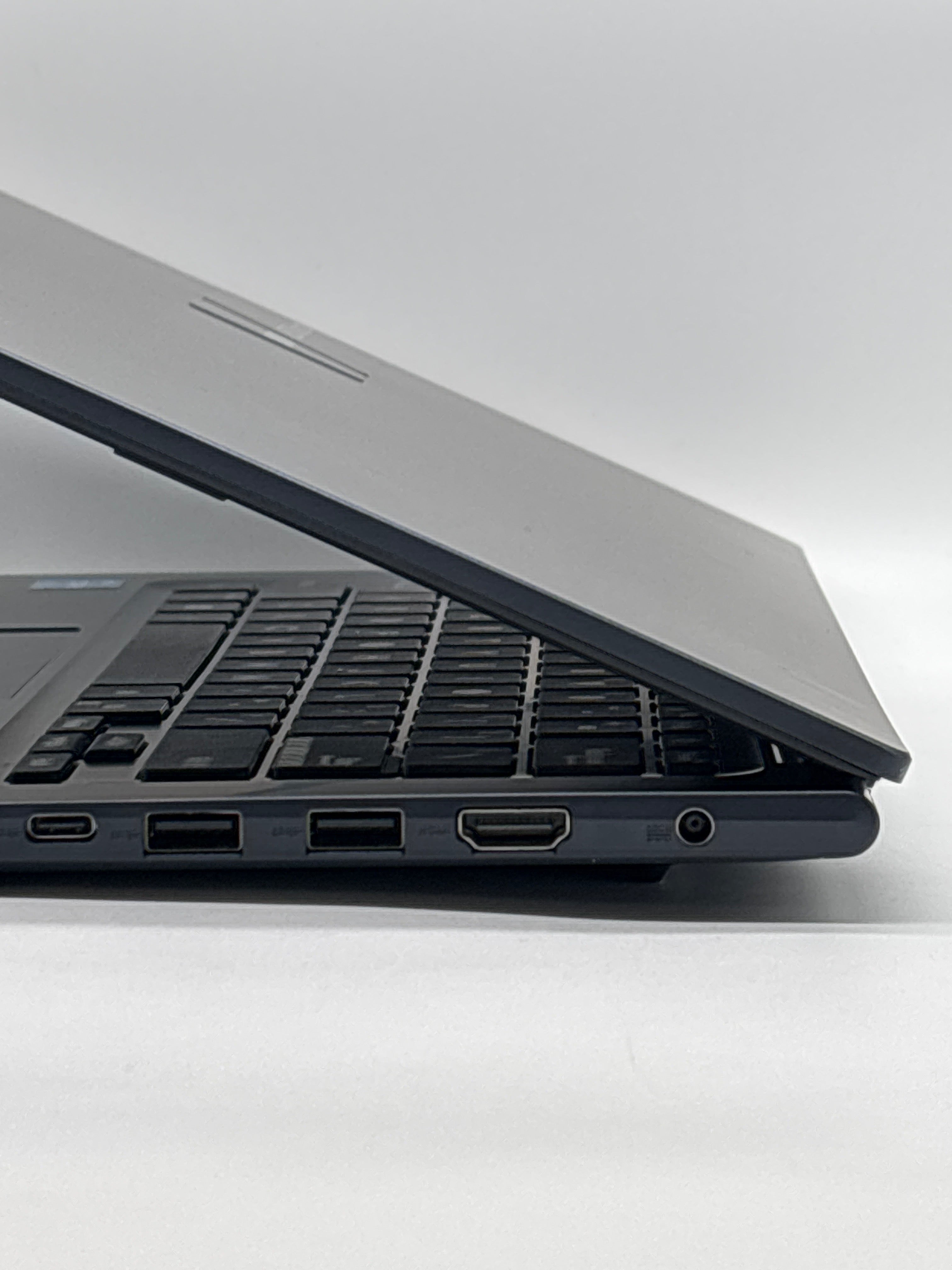 ASUS Vivobook X1404Z Intel Core i3-1215U Win 11 8GB RAM 128 SSD Blue Used