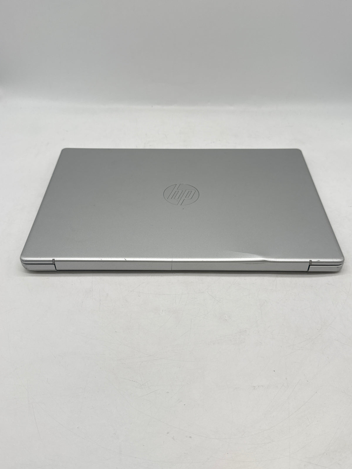 HP 14-EM0349NR 14" AMD Ryzen 3 4GB RAM 256GB HDD Silver - Used