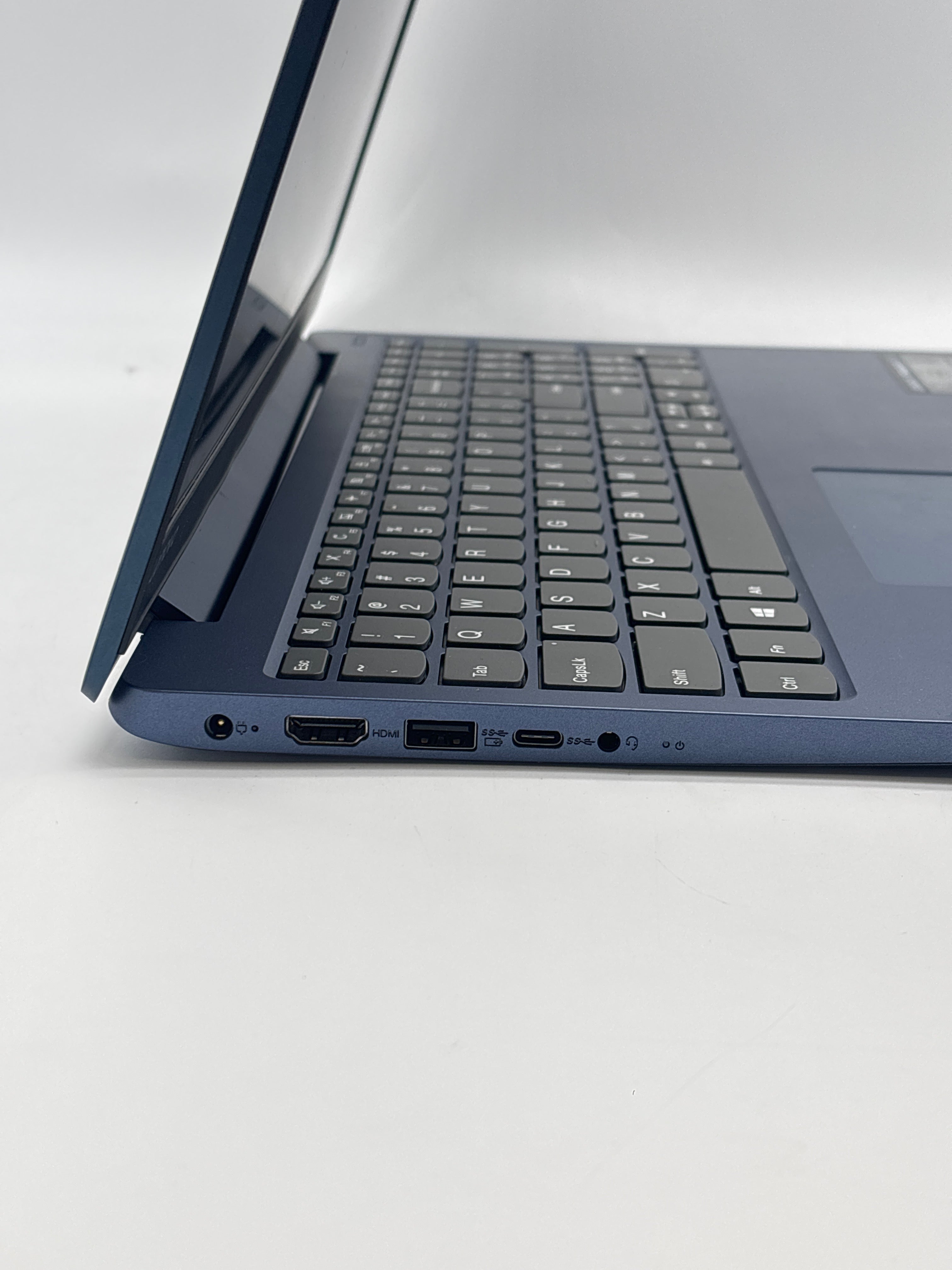 Lenovo IdeaPad 330S-15IKB  i5-8250U 4GB RAM 1TB SSD - Used