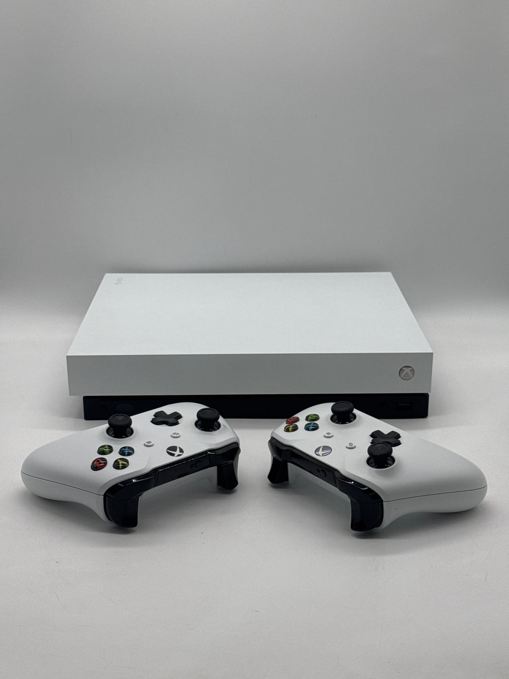 Microsoft Xbox One X (1787) 1 TB White - Used