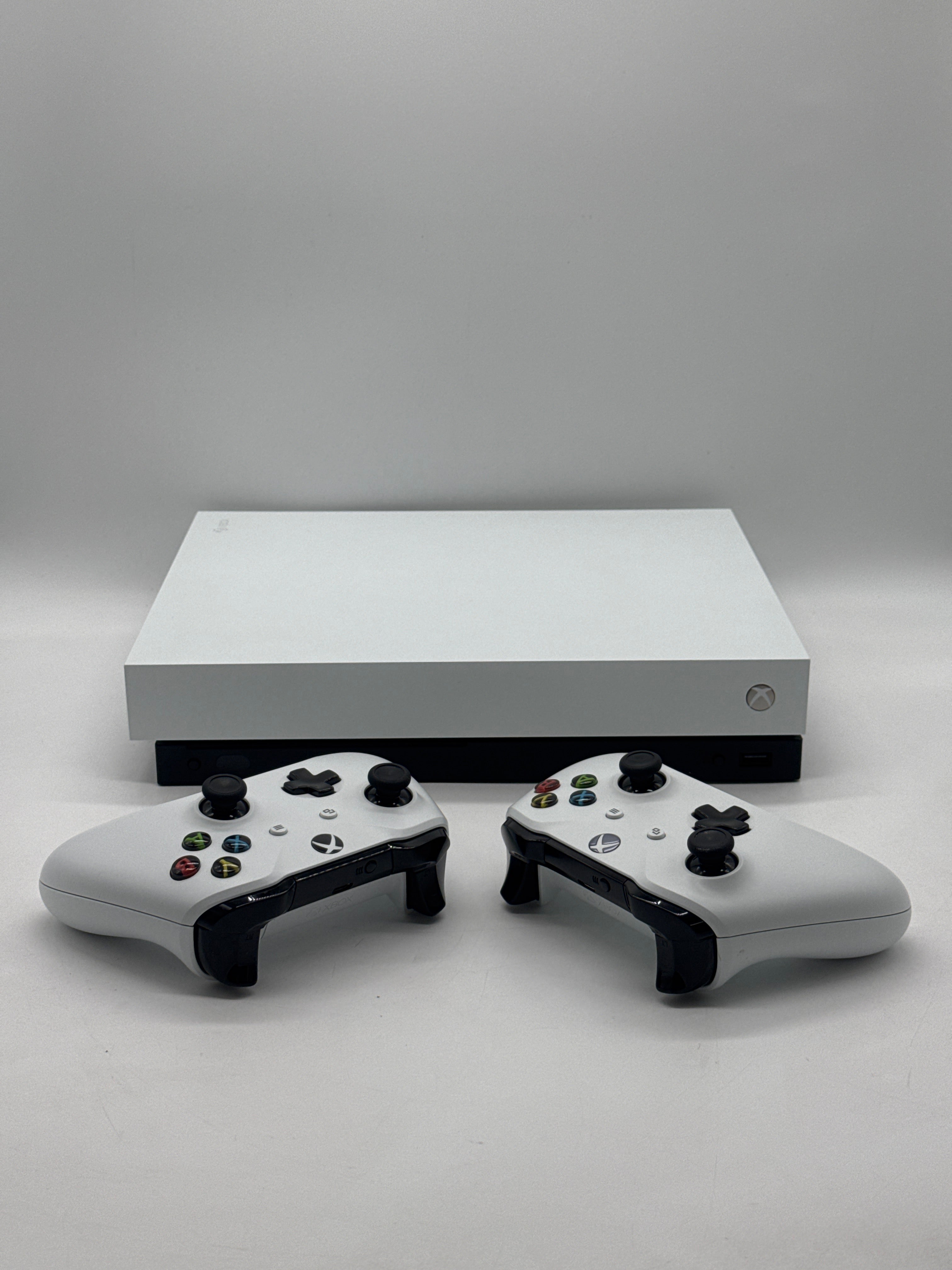 Microsoft Xbox One X (1787) 1 TB White - Used