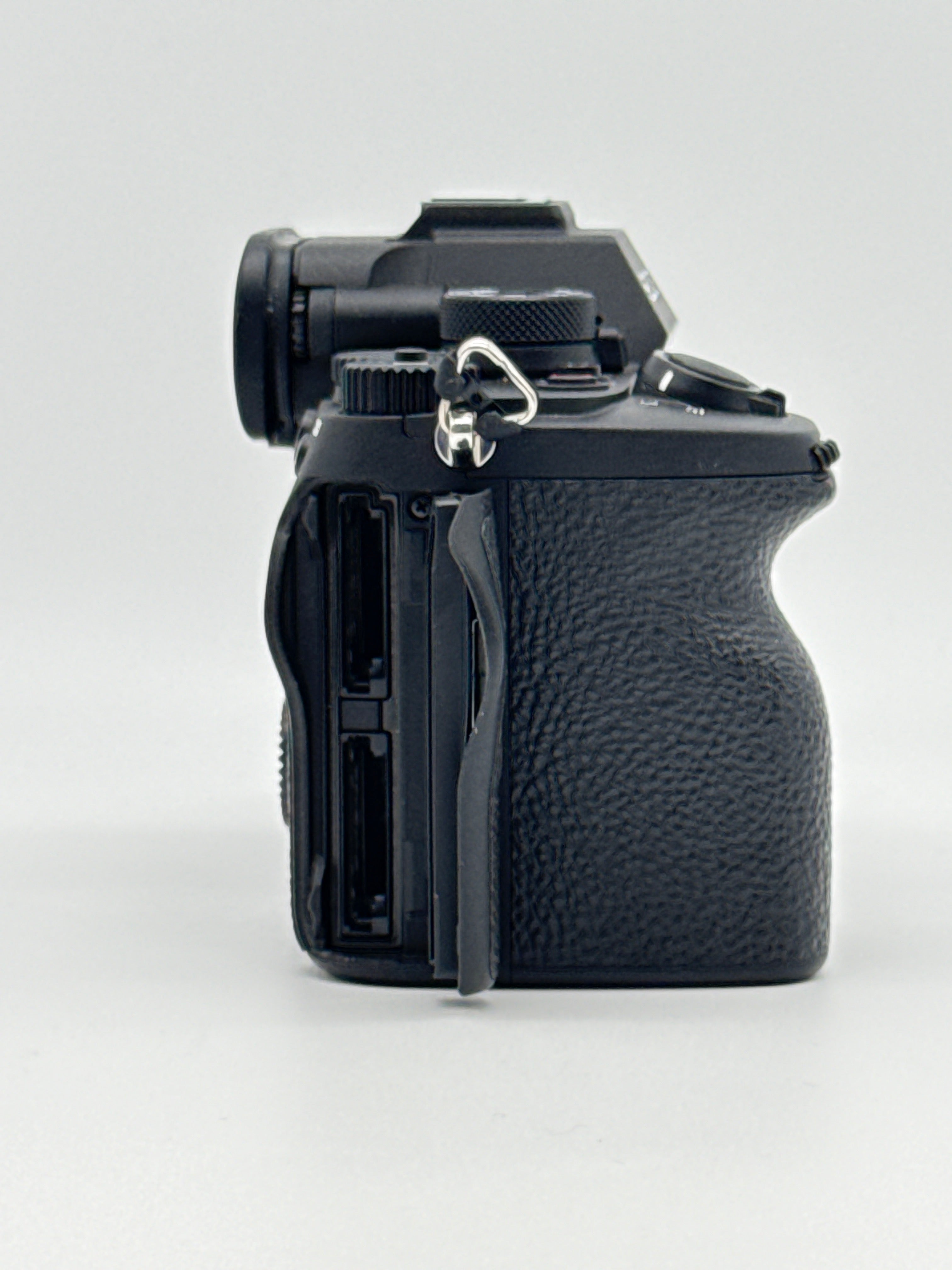 Sony A7R V ILCE-7RM5 61MP Full Frame Mirrorless Camera Body Only Black - Used