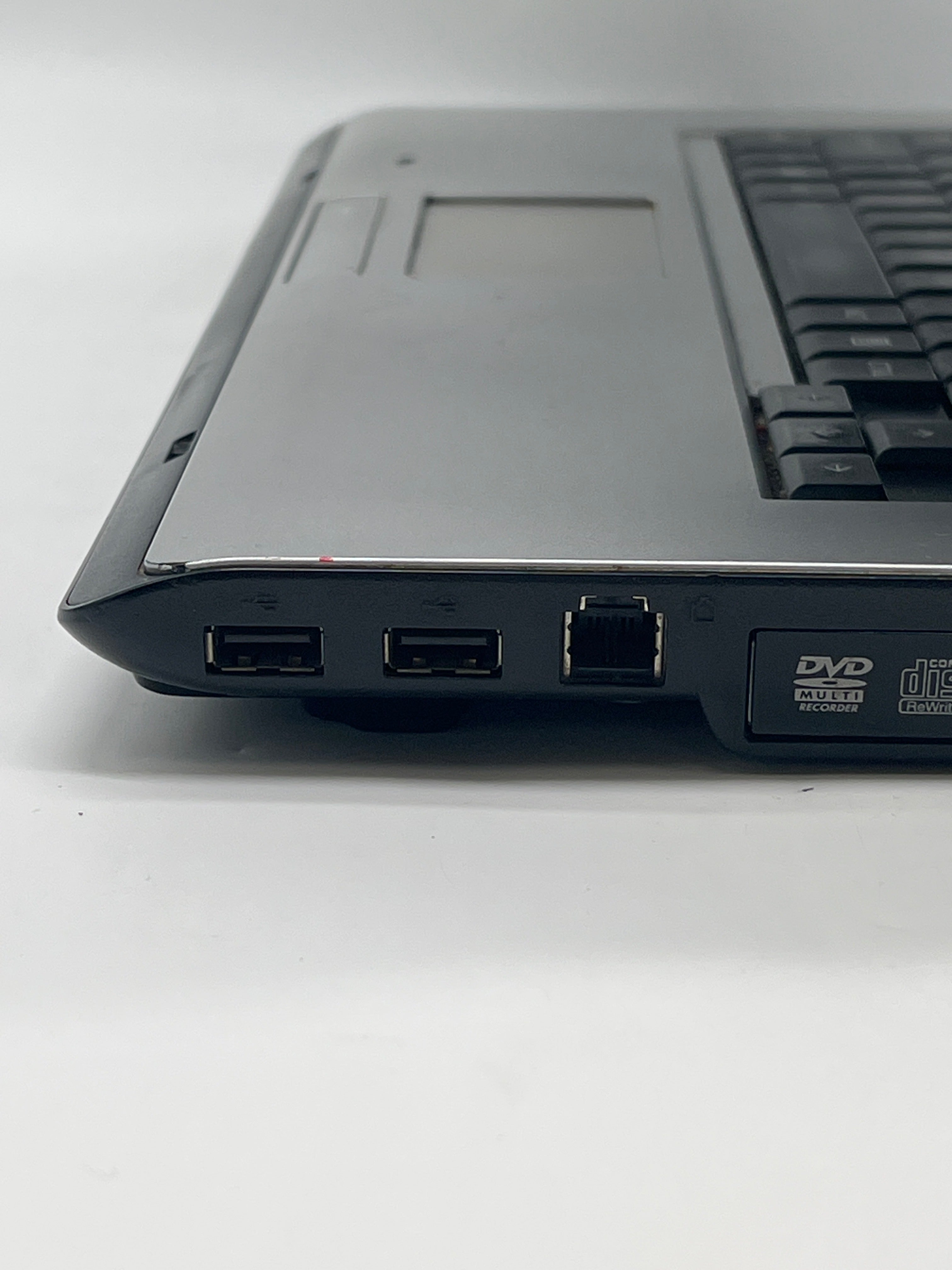 Toshiba Laptop Satellite A205 Core 2 Duo 4GB RAM - For Parts (Bad Battery)