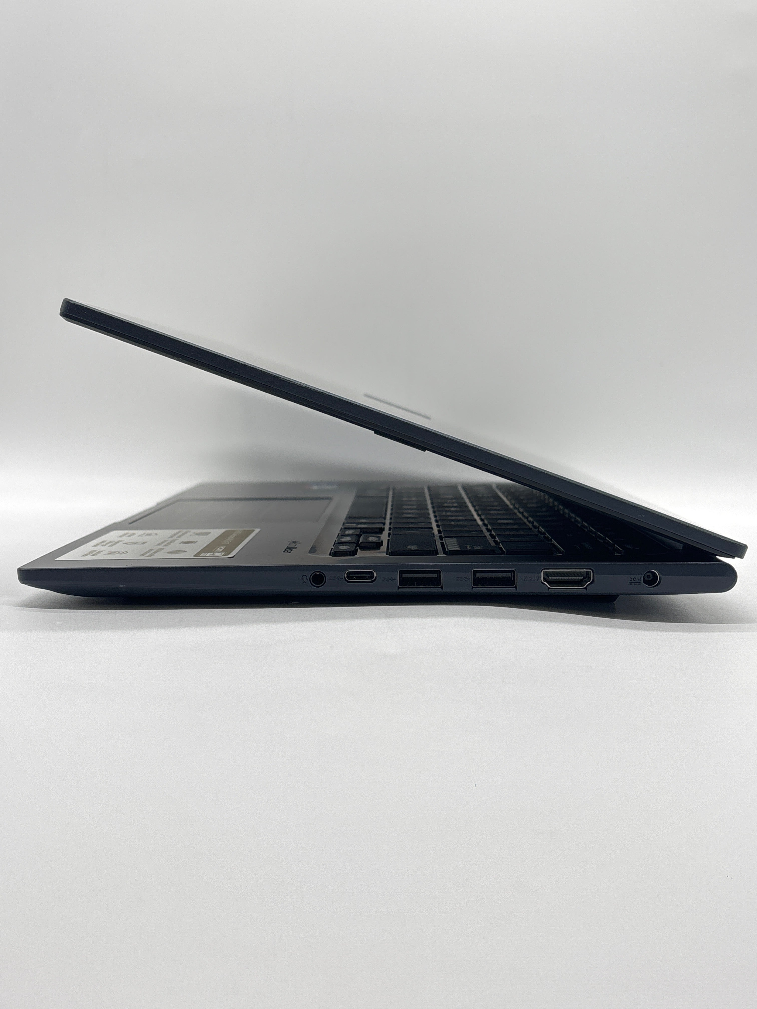 Asus Vivobook X1404VA i7-1355U 12GB RAM 512GB SSD