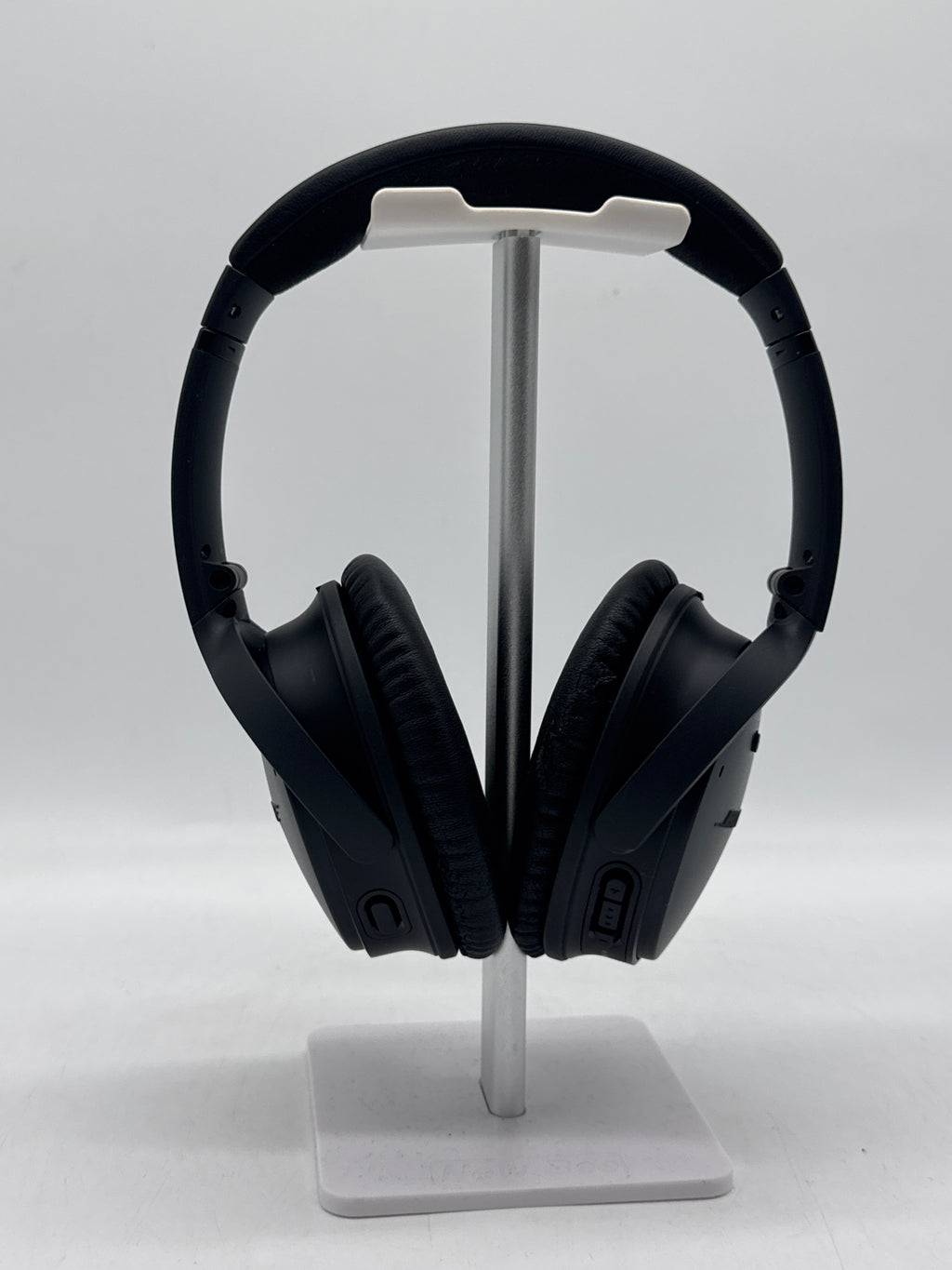 Bose QuietComfort 35 II Wireless Bluetooth Headphones W/ Carrying Case & Jacks - Used