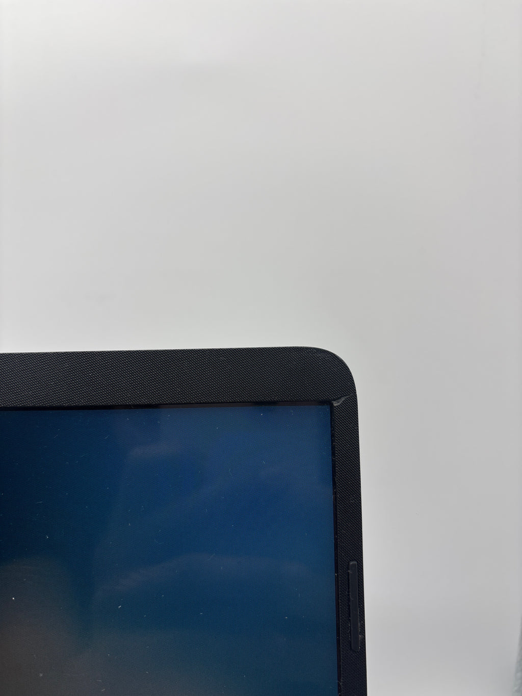 HP 15-dy1051wm i5-1035G1 8GB RAM 256GB SSD - For Parts (Small Cracks on Corners)