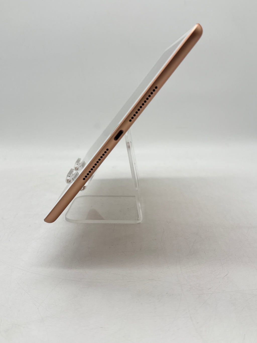 Apple iPad (7th Gen) A2197 32 GB MW762LL/A - Used