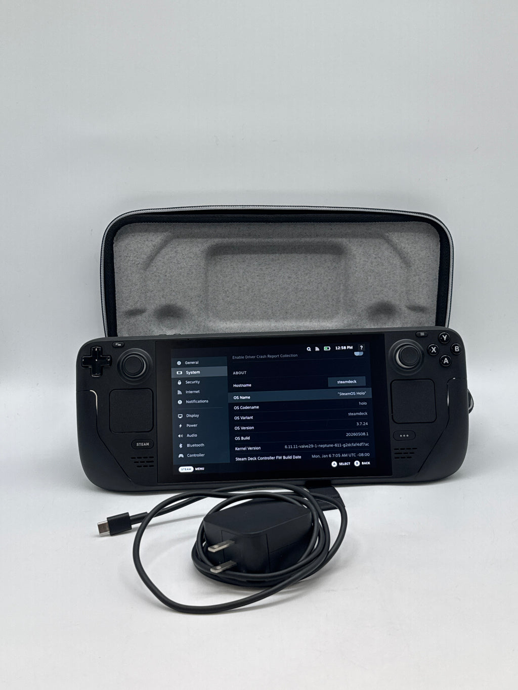 Valve Steam Deck 7" AMD Custom GPU 0405 16GB RAM 512GB Black 1010 W/Case & Charger