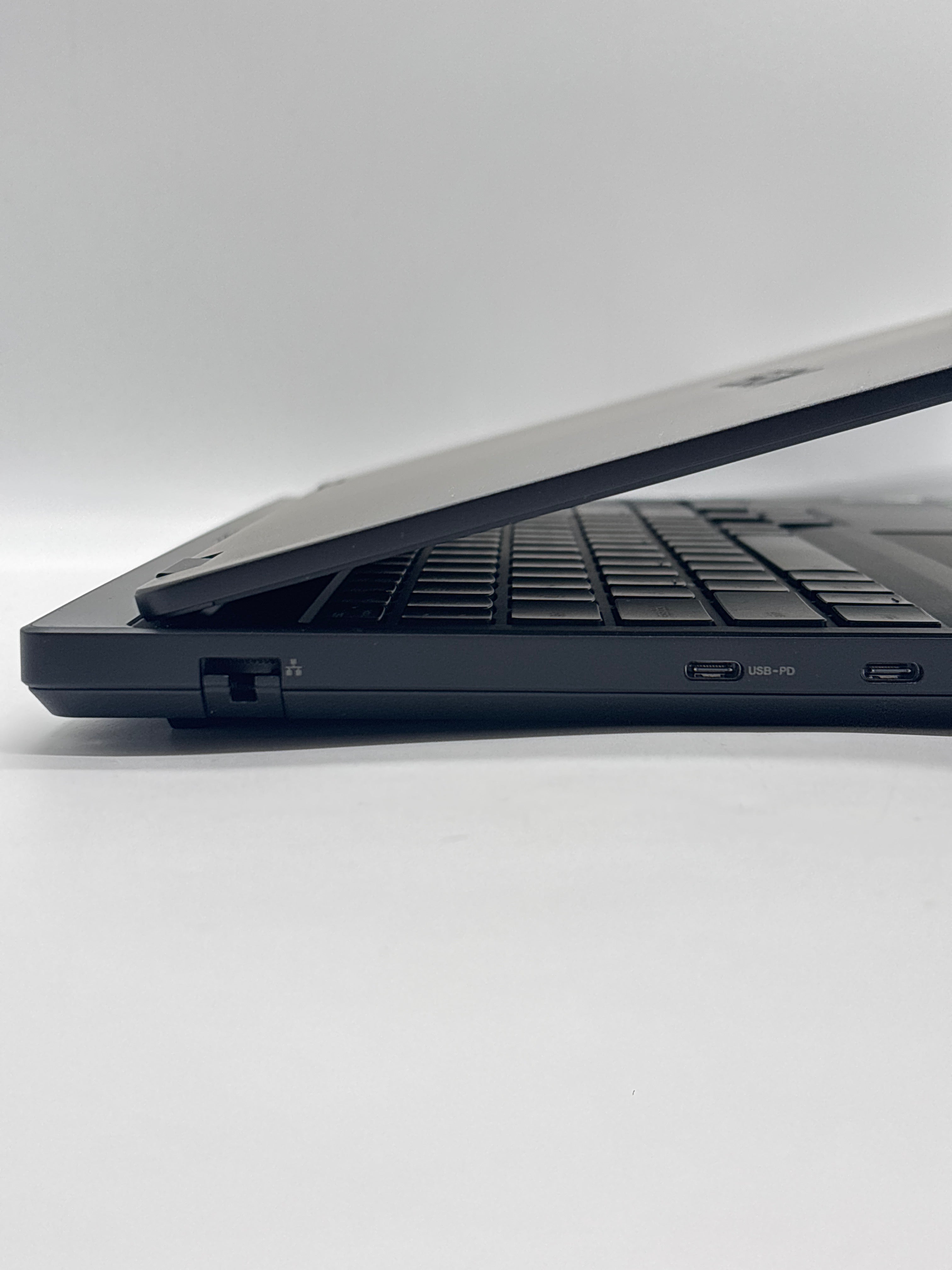 Lenovo Legion 5 15IRX10 i9-14900HX 32 GB RAM 1 TB SSD RTX 5070