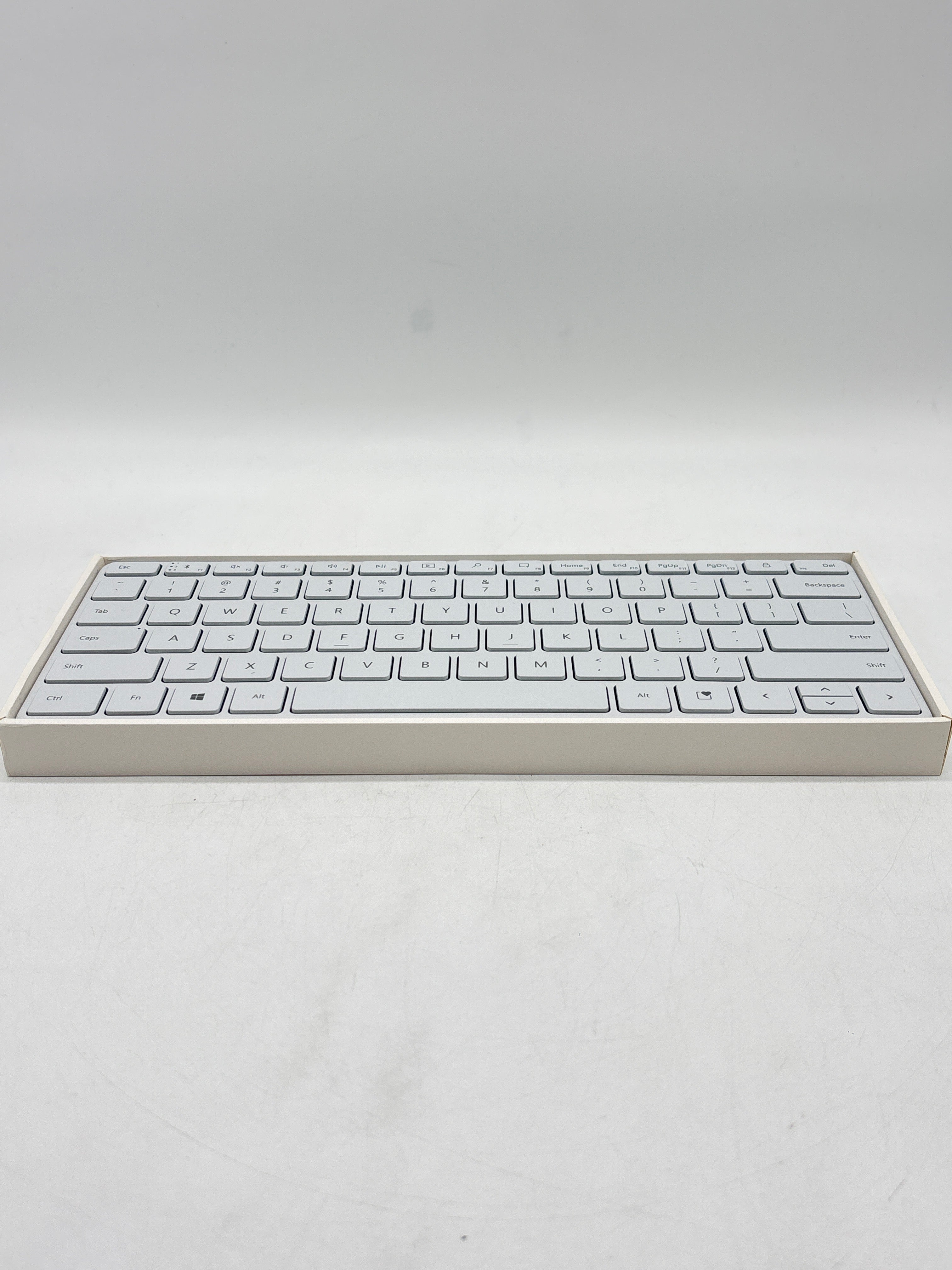 Microsoft Model 1954 Wireless Compact Keyboard white - with Box