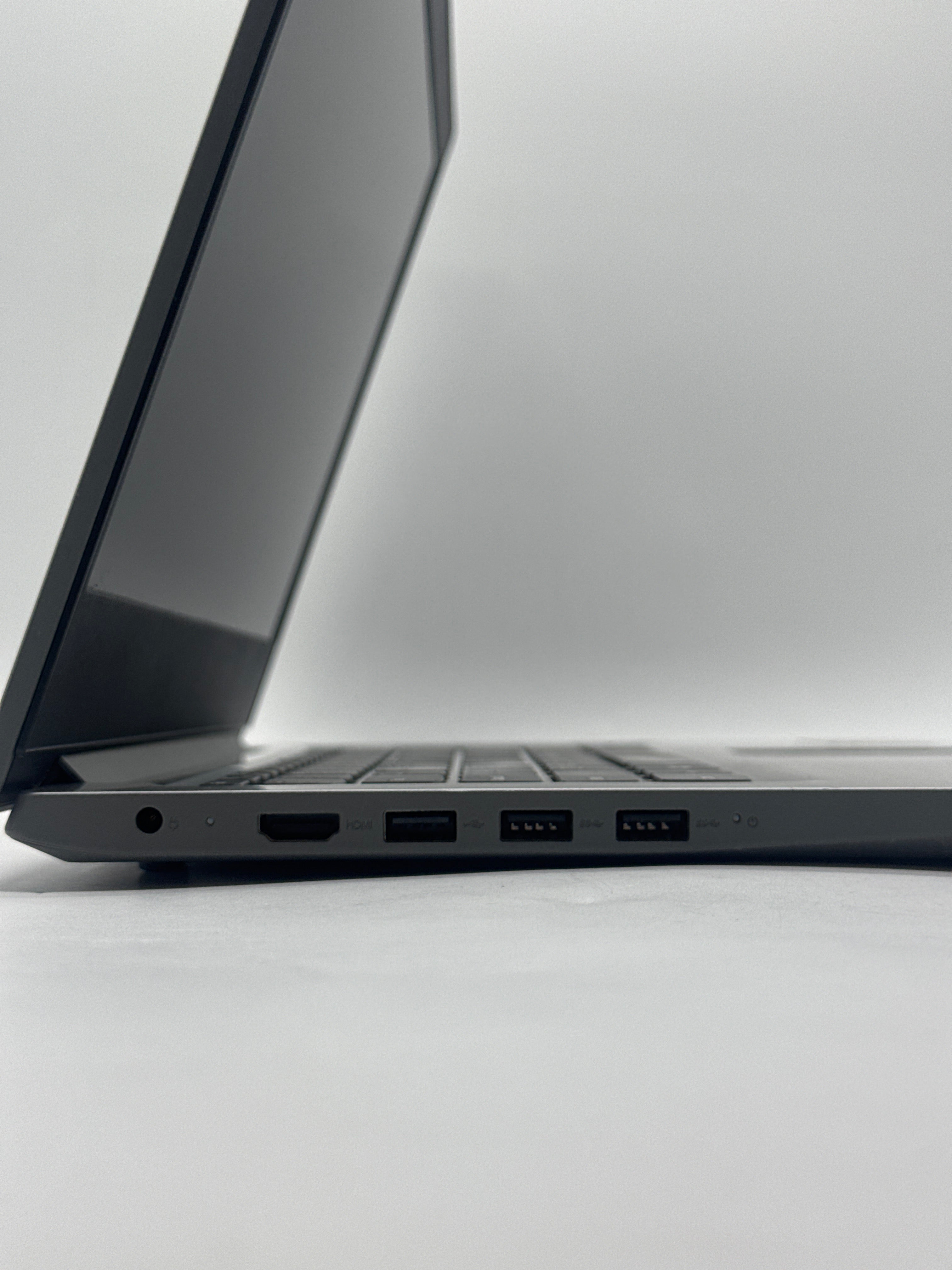 Lenovo IdeaPad S145 Pentium Gold 5405U 4GB RAM 128GB SSD - For Parts (Bad Display)