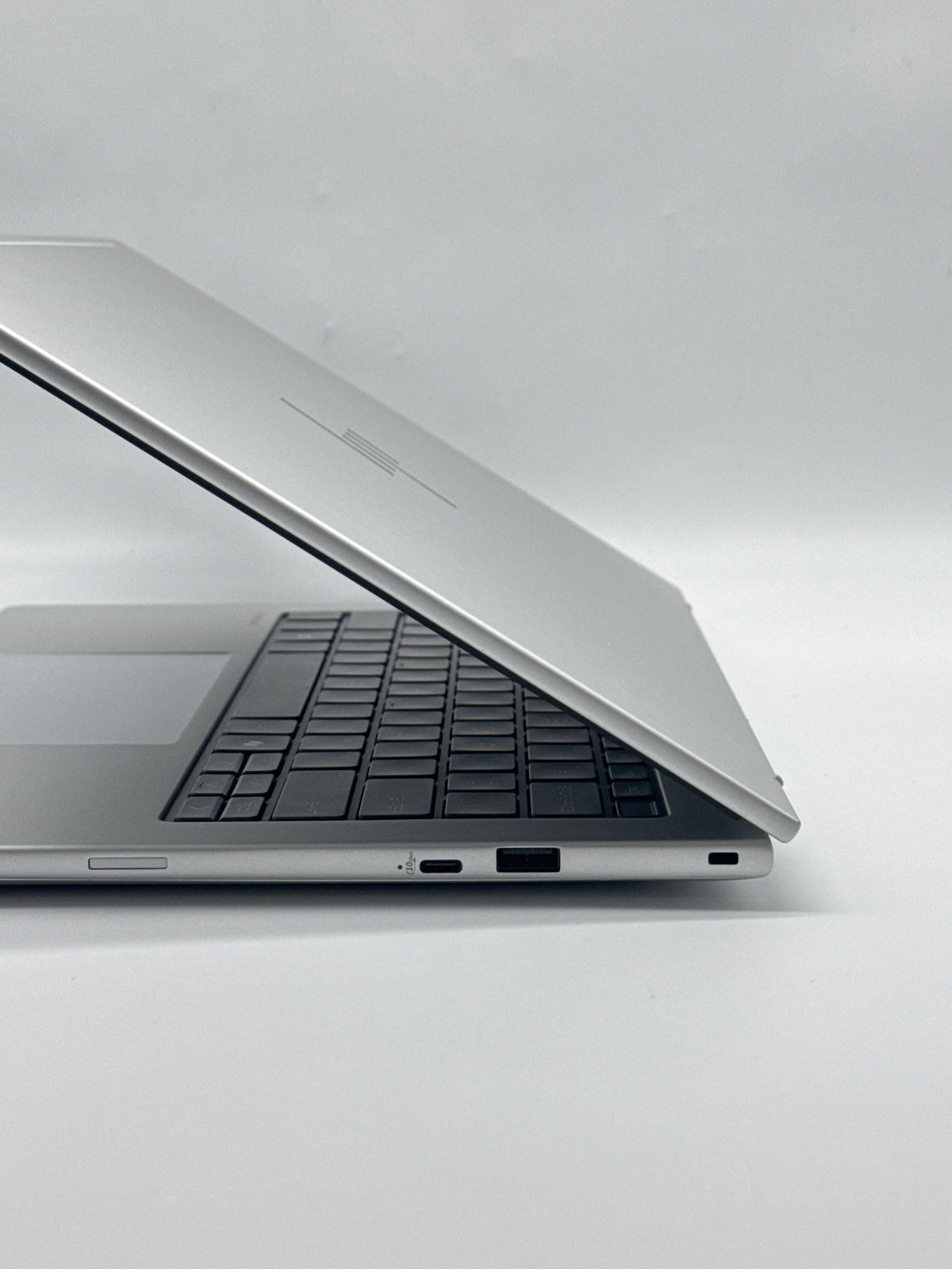 HP EliteBook 8 G1i 14" Intel Ultra 5 235U 32GB RAM 1TB SSD Silver - Remotely Managed