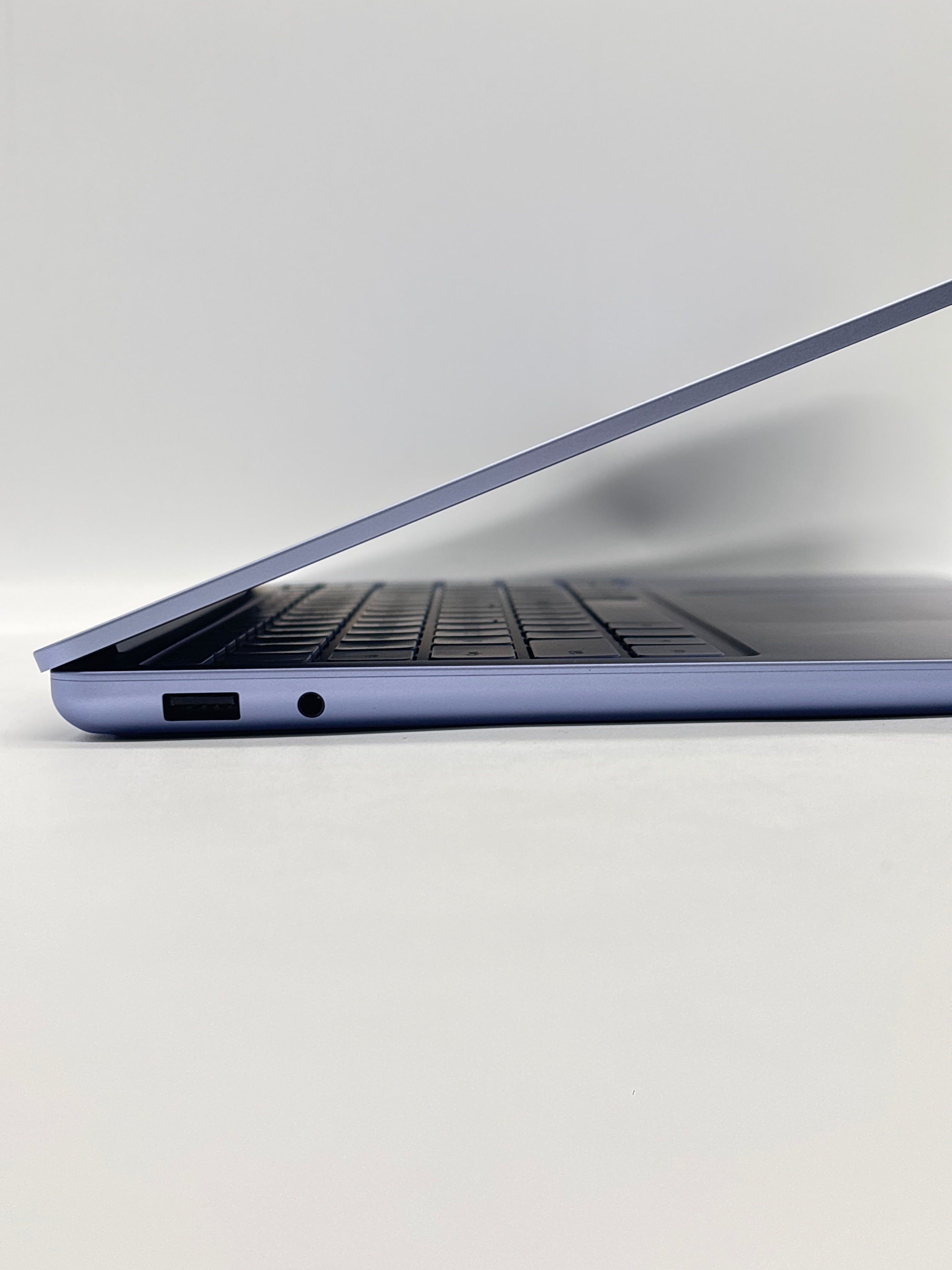 Microsoft Surface Laptop 2095 Snapdragon X Plus 16GB RAM 512GB SSD