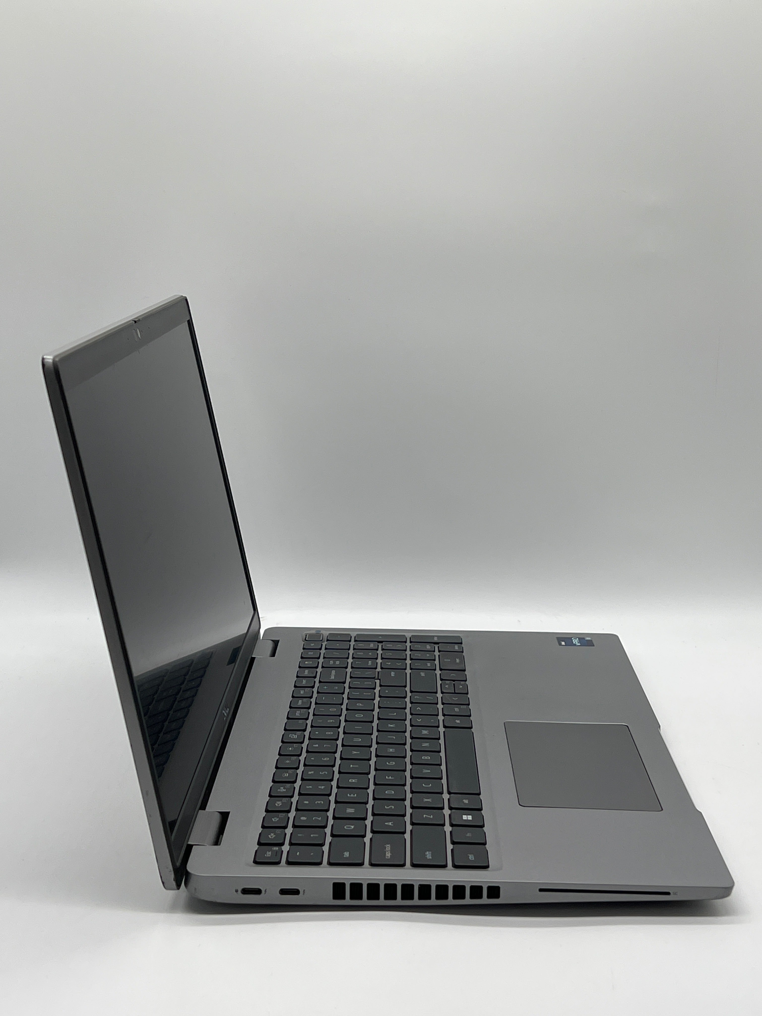Dell Latitude 5530 15.6 in i7-1265U 16GB RAM 512GB SSD Gray Used