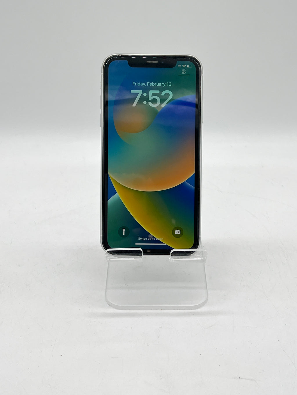 Apple iPhone XR 64GB Unlocked  White - For Parts (Bad Battery)