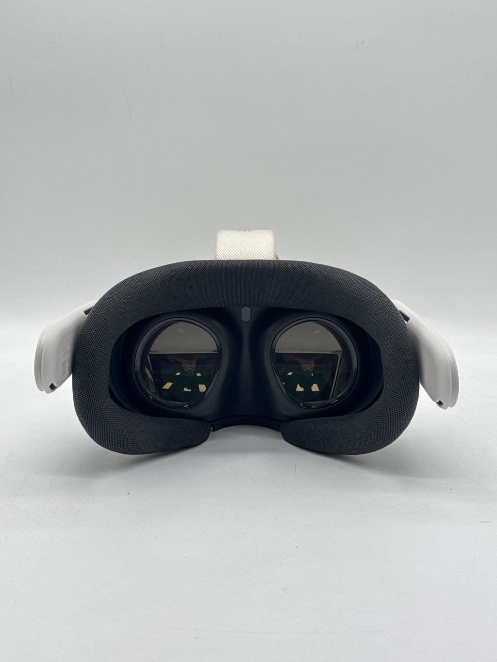 Meta Quest 3 Standalone VR Headset White 128GB - For Parts (Read DESC)