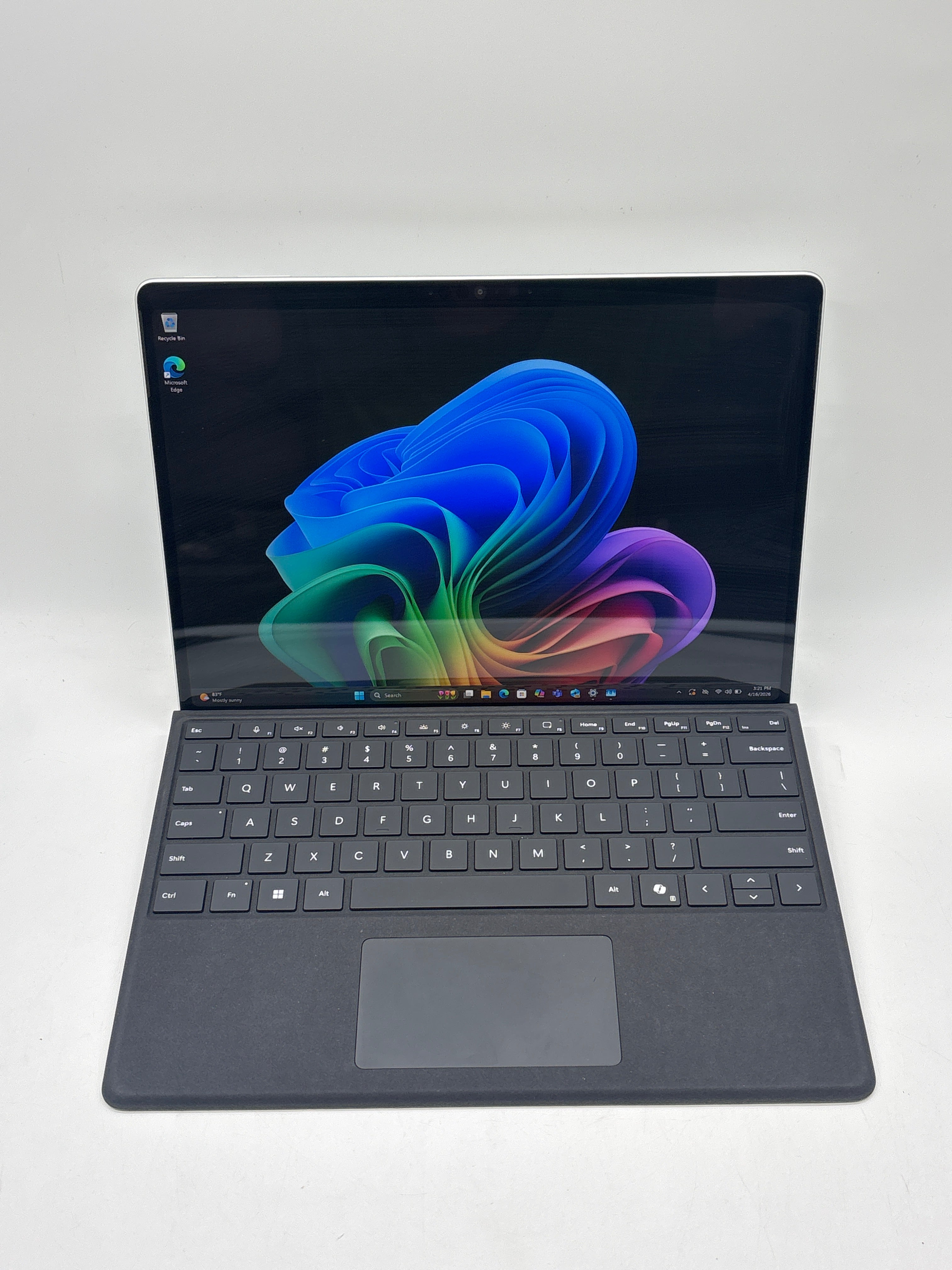 Microsoft Surface Pro 2085 11th Edition Snapdragon X 10-Core 16GB RAM 256GB SSD