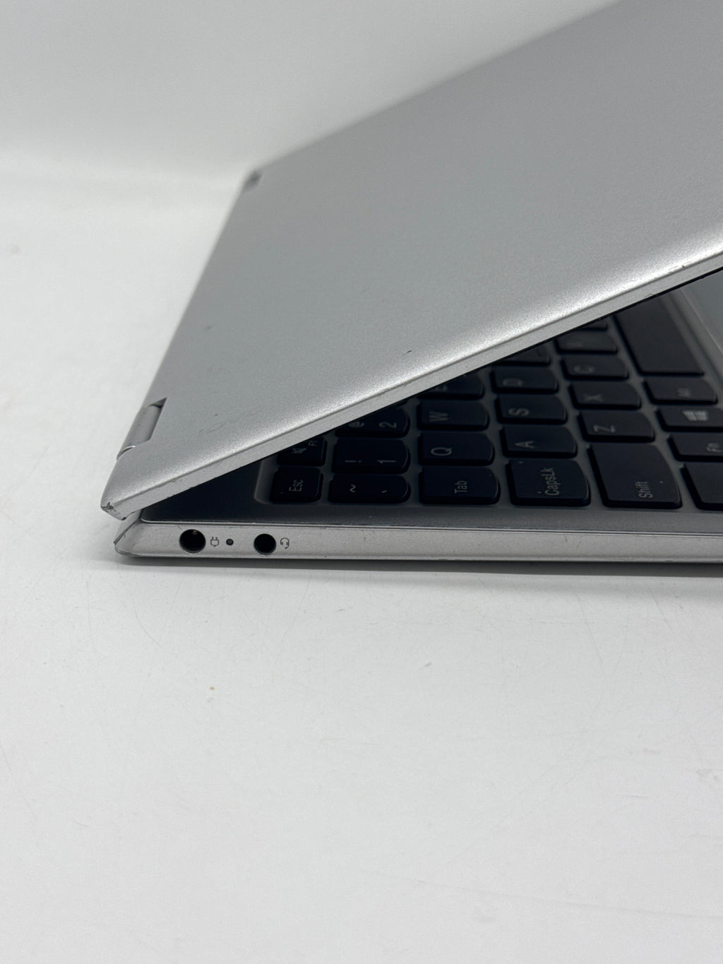 Lenovo Yoga 80V6 14" Intel i5-7Y54 8GB RAM 128GB SSD Silver - Used