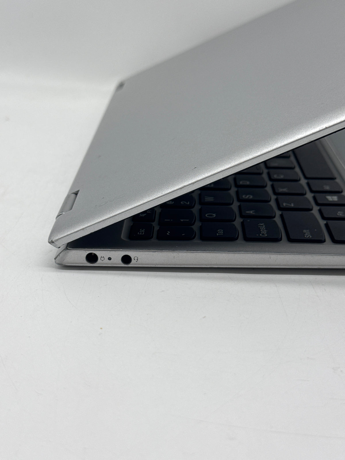 Lenovo Yoga 80V6 14" Intel i5-7Y54 8GB RAM 128GB SSD Silver - Used