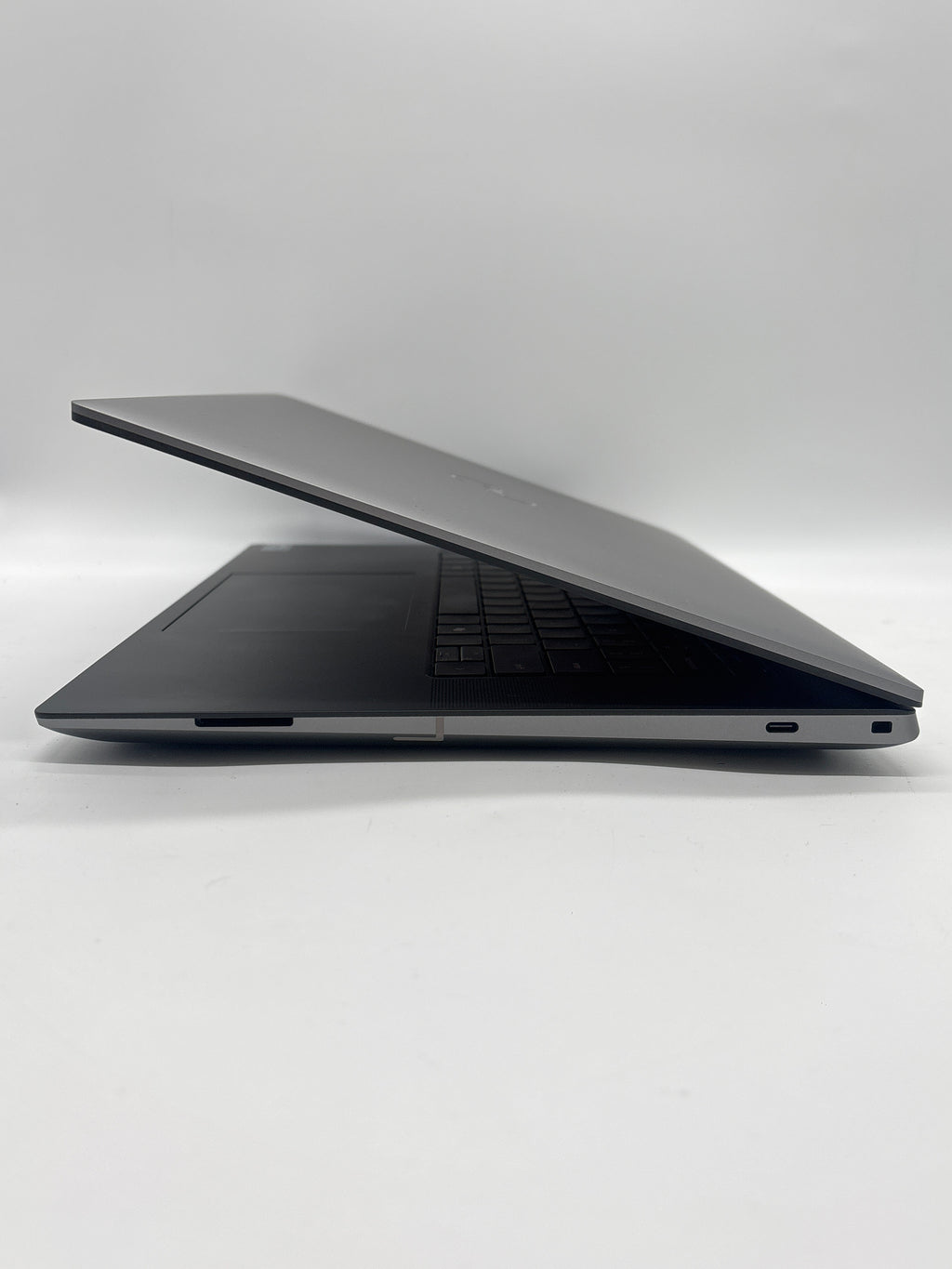 Dell Precision 5690 Ultra 7 165H 64GB RAM 512GB SSD RTX 1000 Ada - Warranty (April 2028)