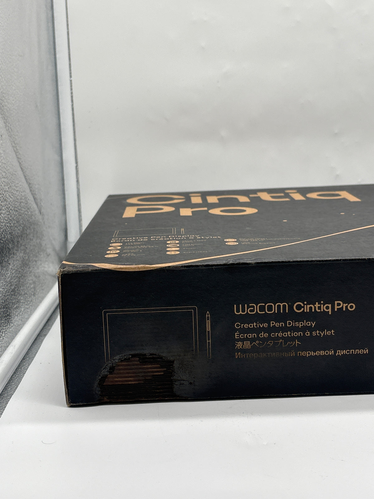 Wacom Cintiq Pro 17 DTH172 17.3in 4K Pen Display Black - New