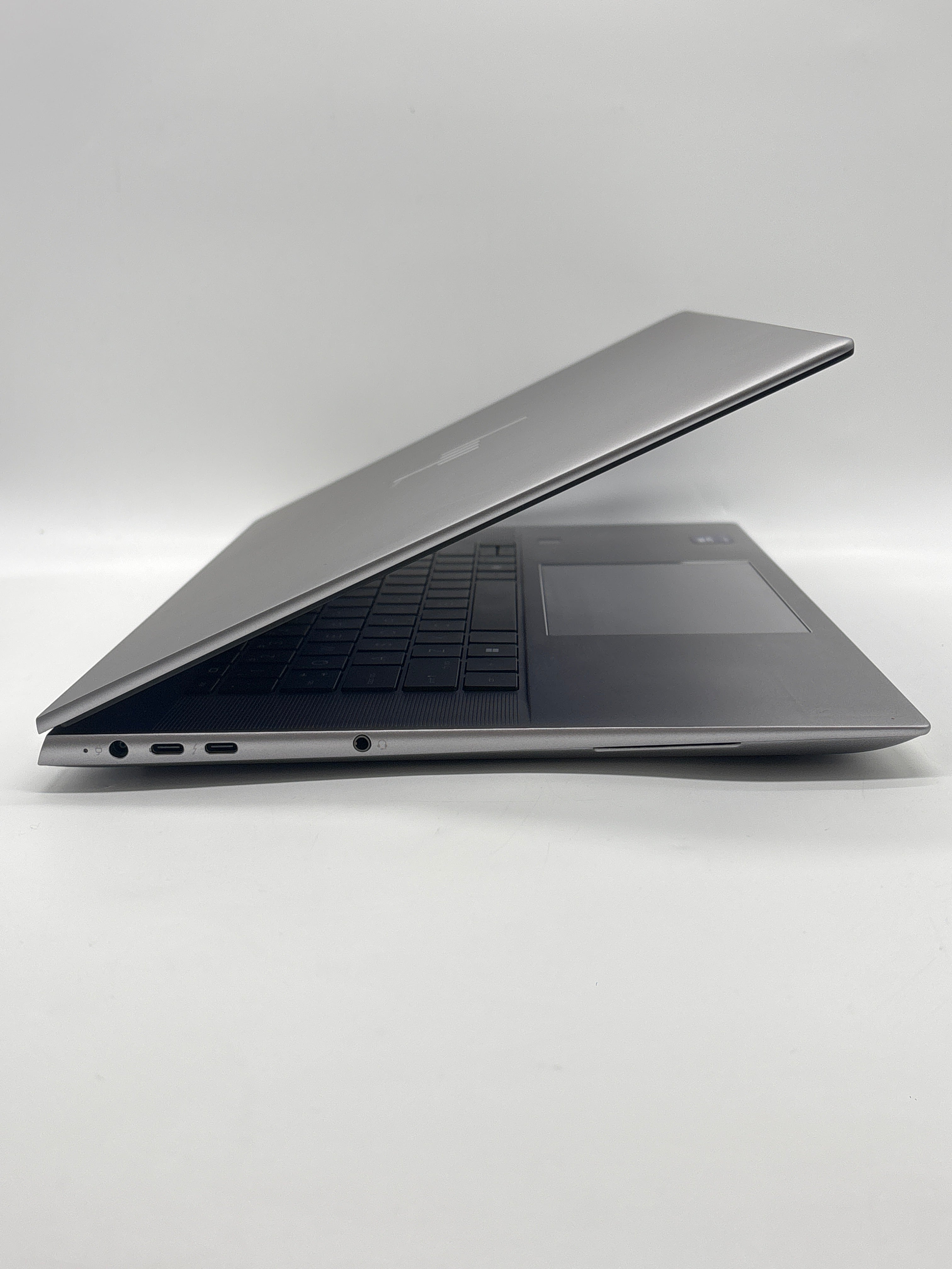 HP ZBook Studio 16 G11 Ultra 7 165H 64GB RAM 1TB SSD RTX 3000