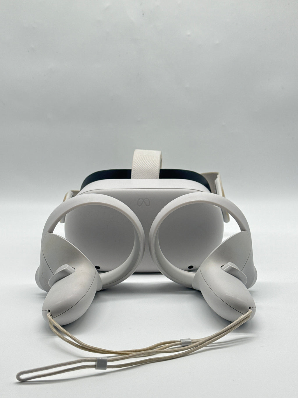 Meta Quest 2 64GB Standalone All-in-One VR Headset White - Used