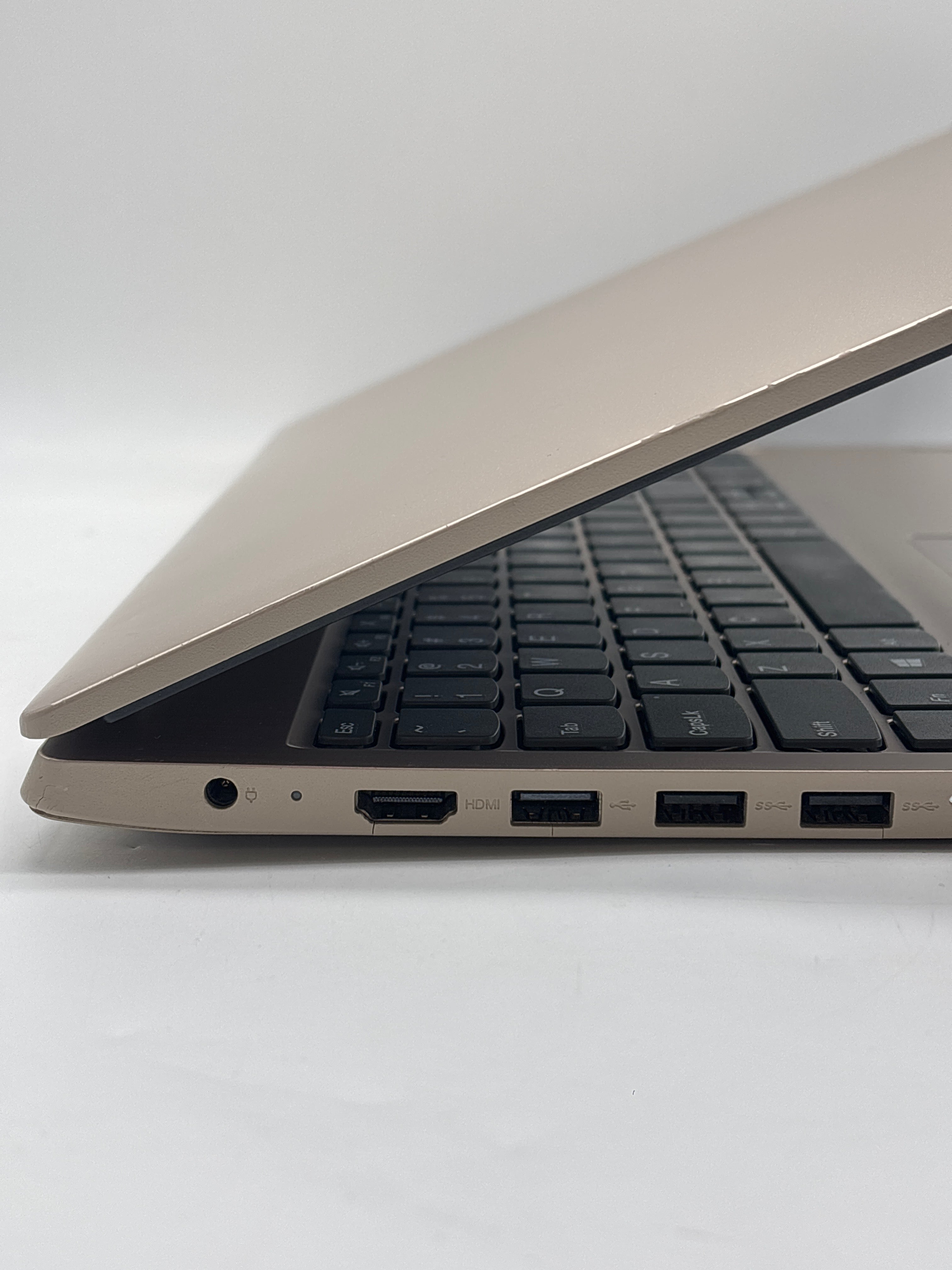 Lenovo Ideapad 3 15IL05 15.6" Intel Core i3-1005G1 8GB RAM 256GB SSD - Used