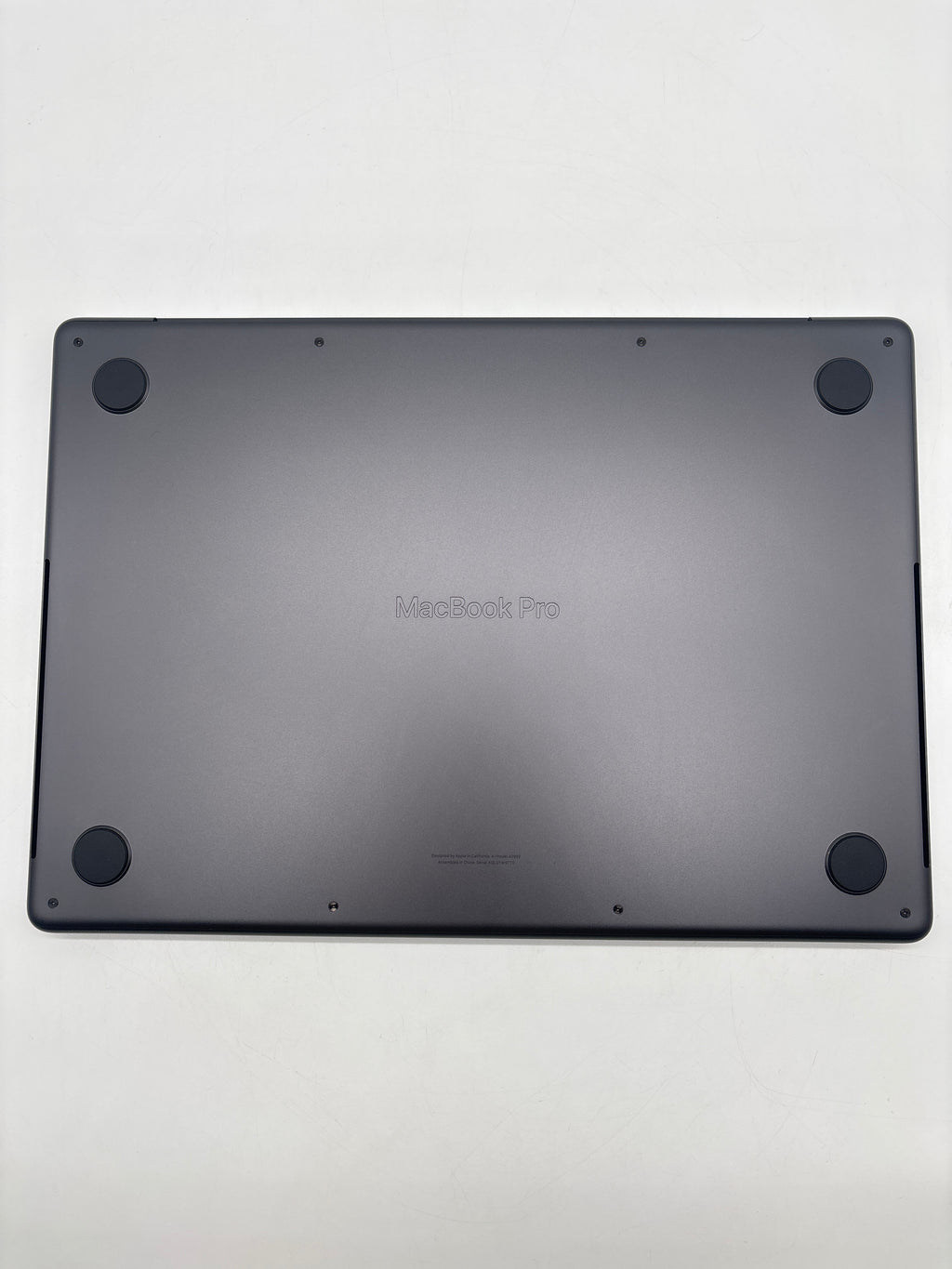 Apple MacBook Pro A2992 M3 Pro 18GB RAM 512GB (Cycle Count 24)