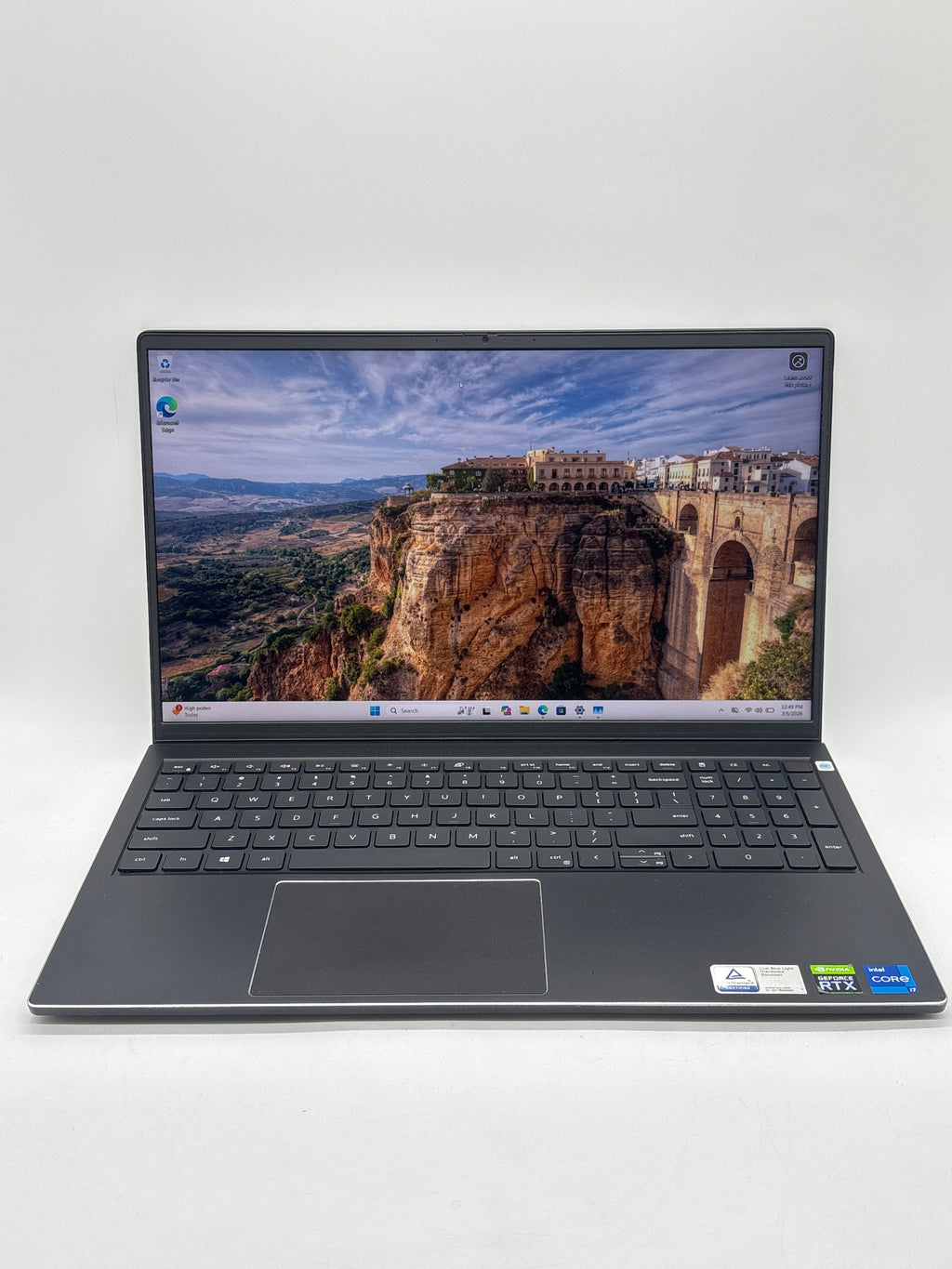 Dell Vostro 15 7510 i7-11800H 16GB RAM 512GB SSD RTX 3050 - For Parts (Low Battery)
