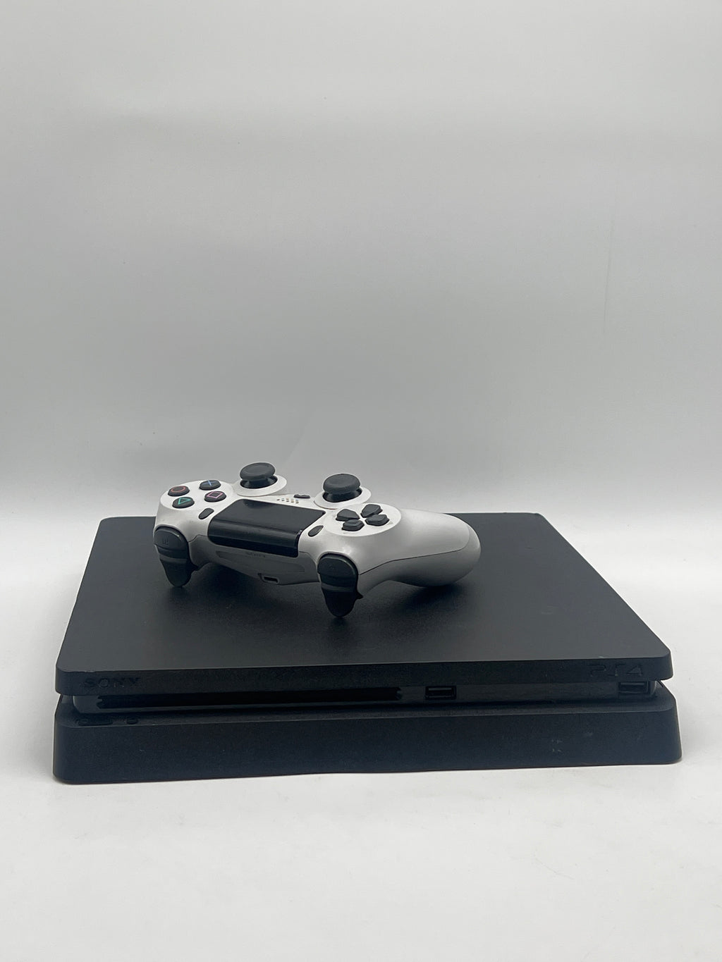 Sony PlayStation 4 Slim CUH-2215B 1TB Black Console with HDMI and Controller