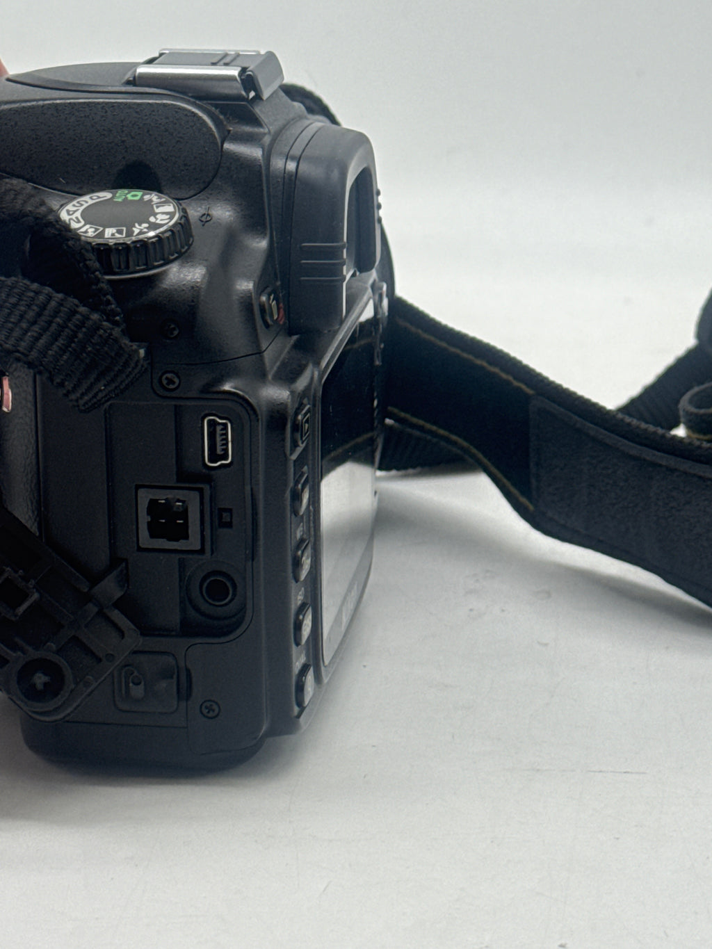 Nikon D80 10.2MP DSLR Camera w/ AF NIKKOR 50mm f/1.8D Lens & SB-400 Flash