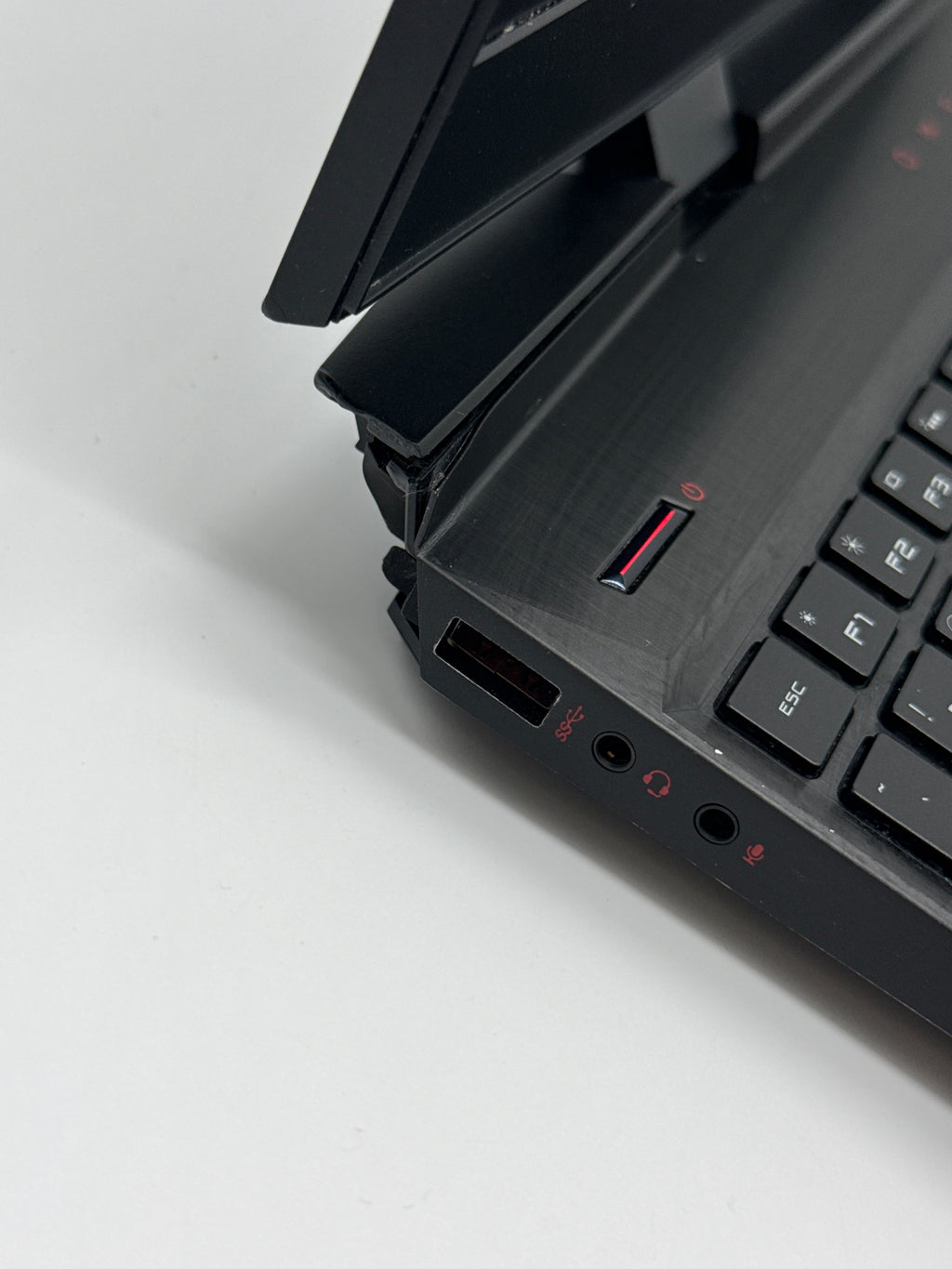 HP Omen 15-DC1054NR i7-9750H 16GB RAM 1TB HDD GTX 1660 Ti - For Parts (READ)