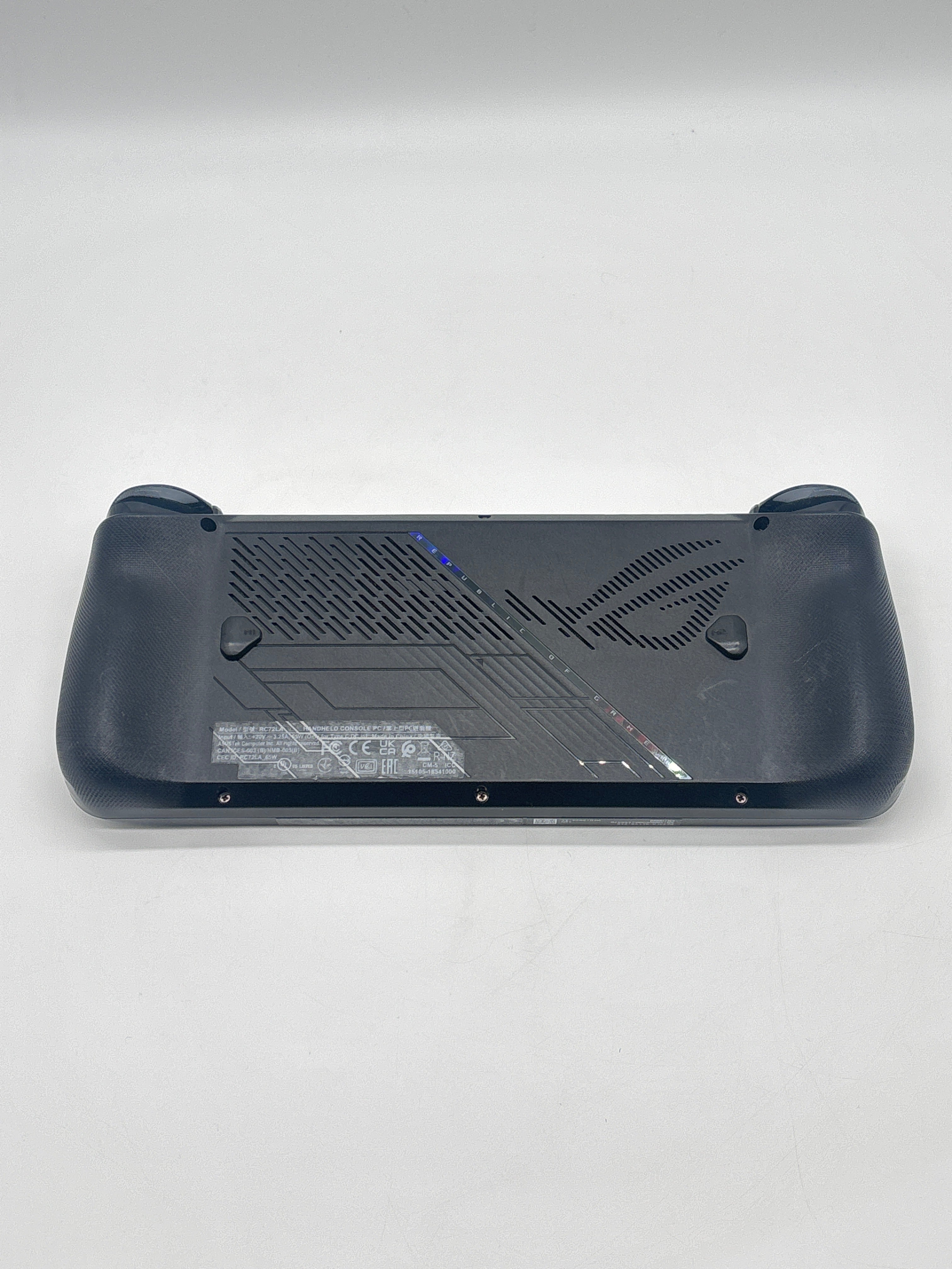 ASUS ROG Ally X AMD Ryzen 5 24GB RAM 1TB SSD with Box
