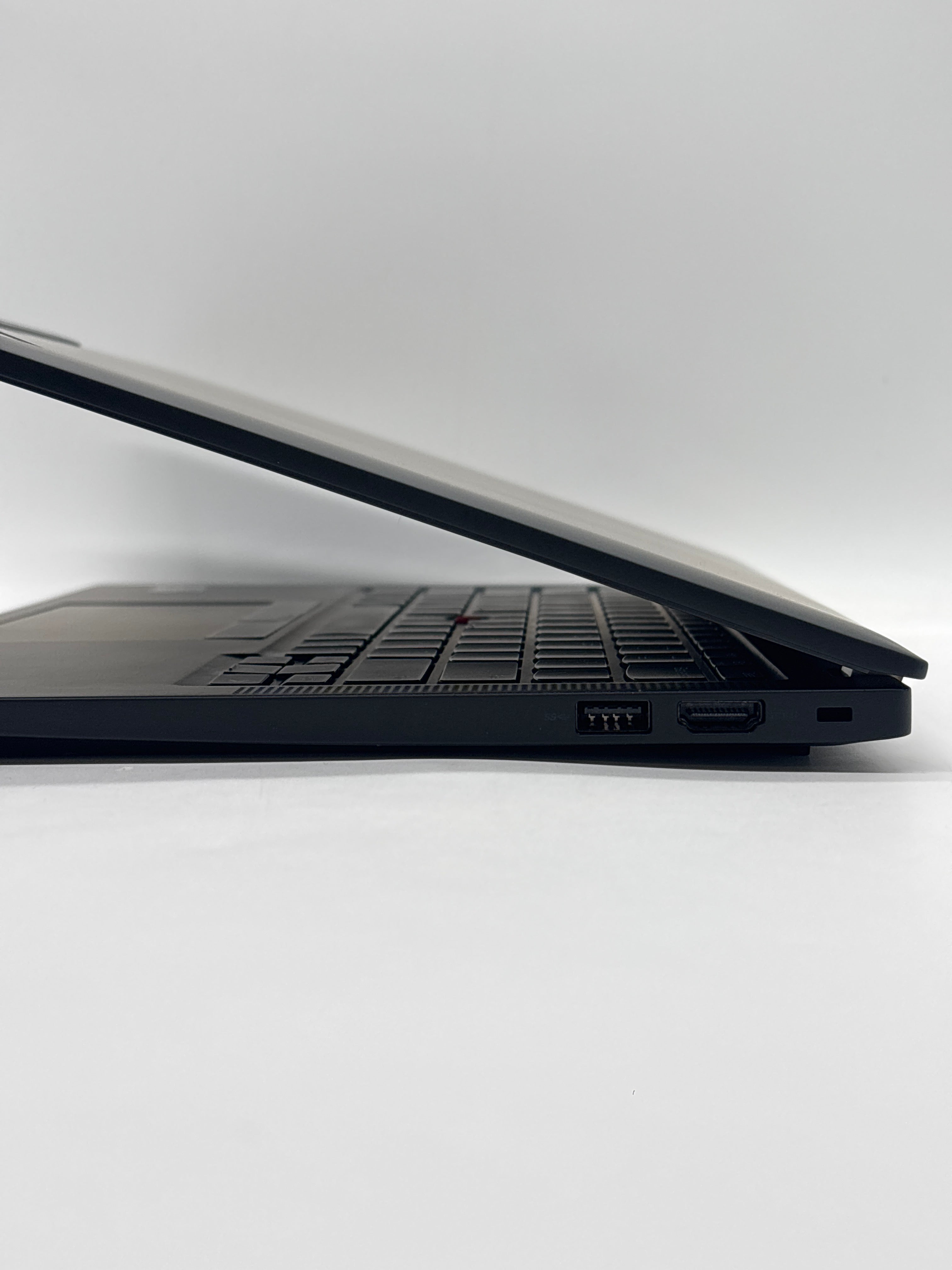 Lenovo ThinkPad X13 Gen 4 Touch AMD Ryzen 7 PRO 7840U 32GB RAM 512GB - For Parts