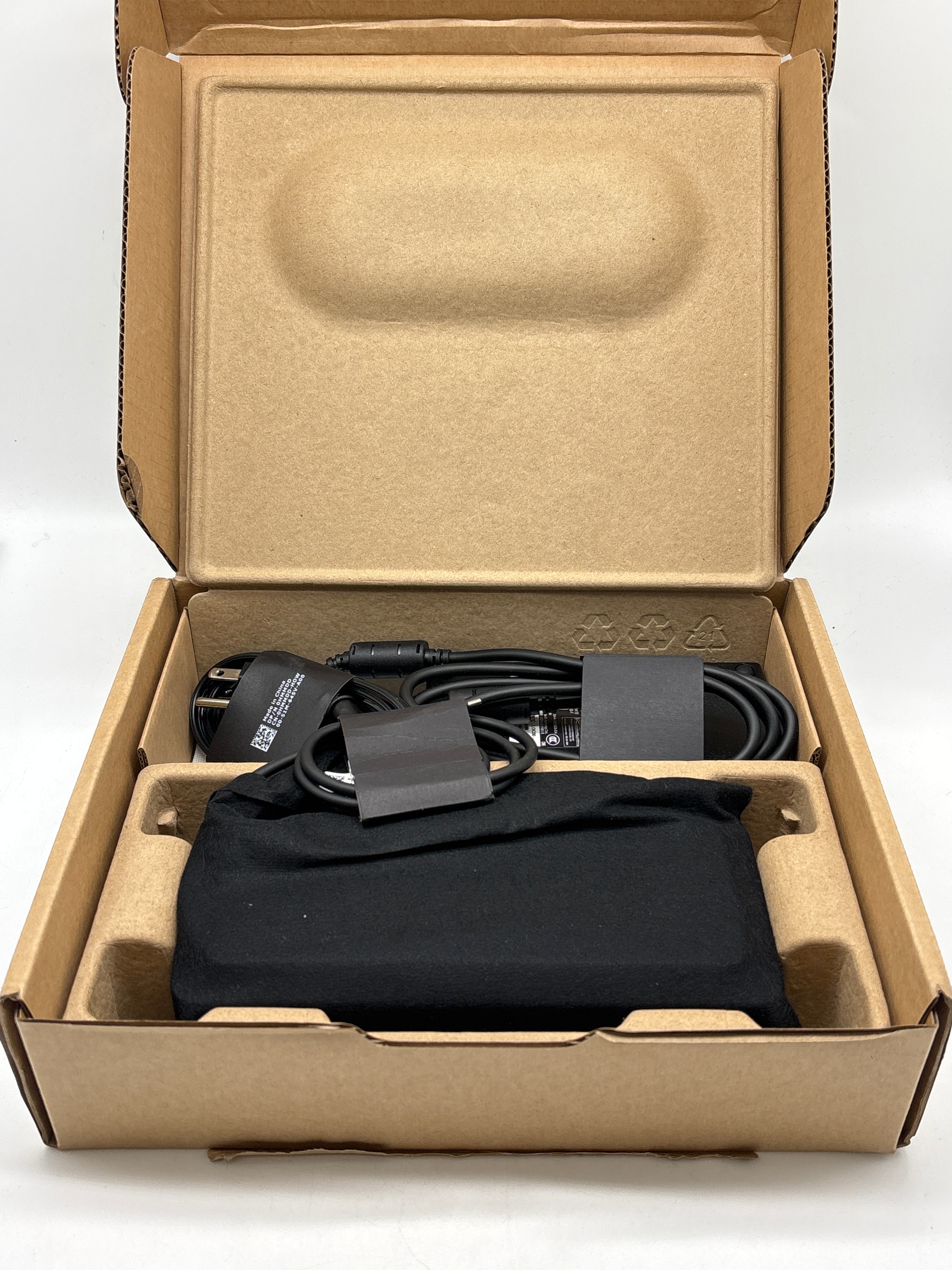 Dell SD25TB4 Thunderbolt 4 Docking Station - Used With Box