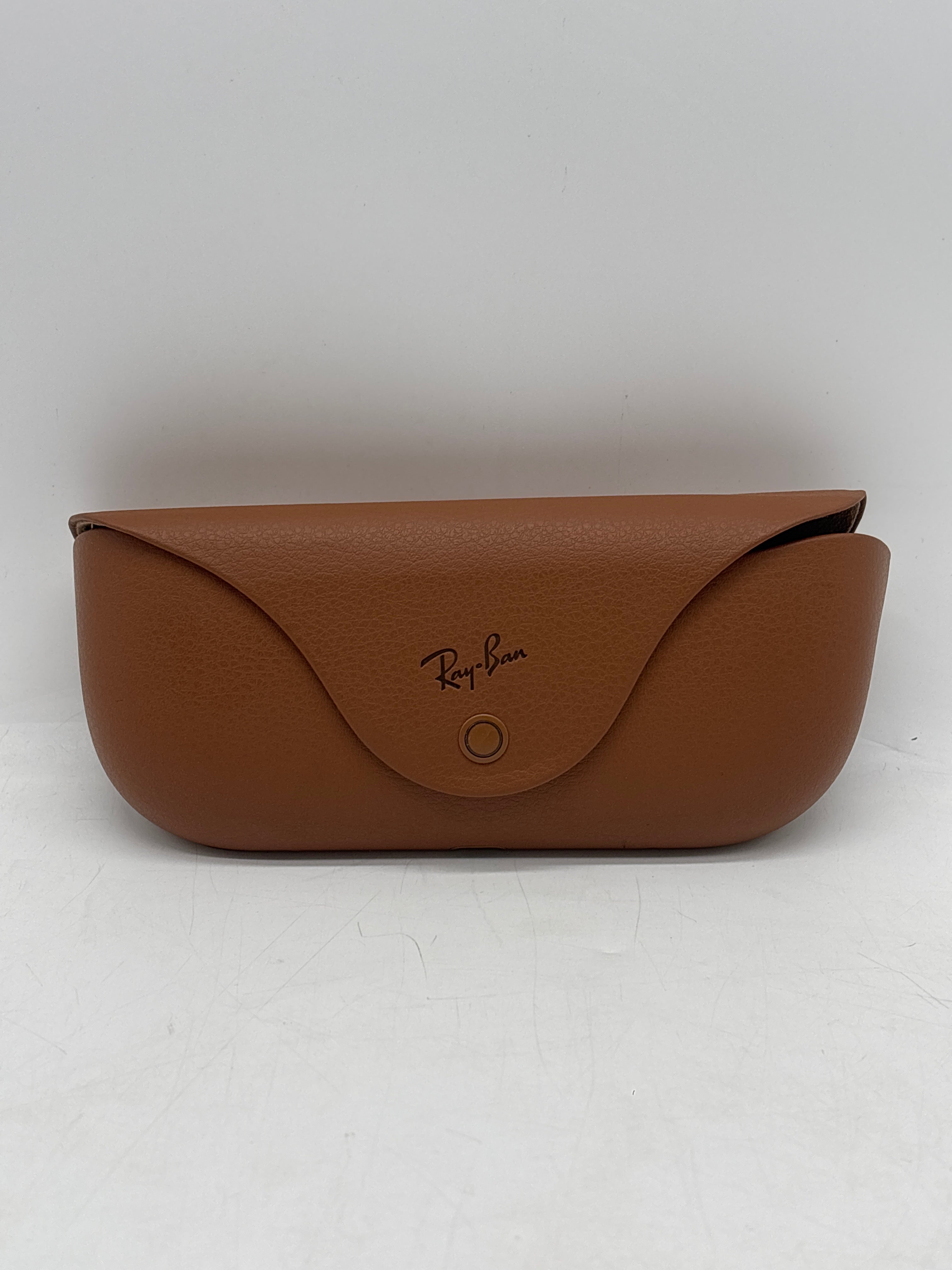 Ray-Ban Meta Wayfarer Charging Case Brown 1AT2414A00 - Dent on Corner