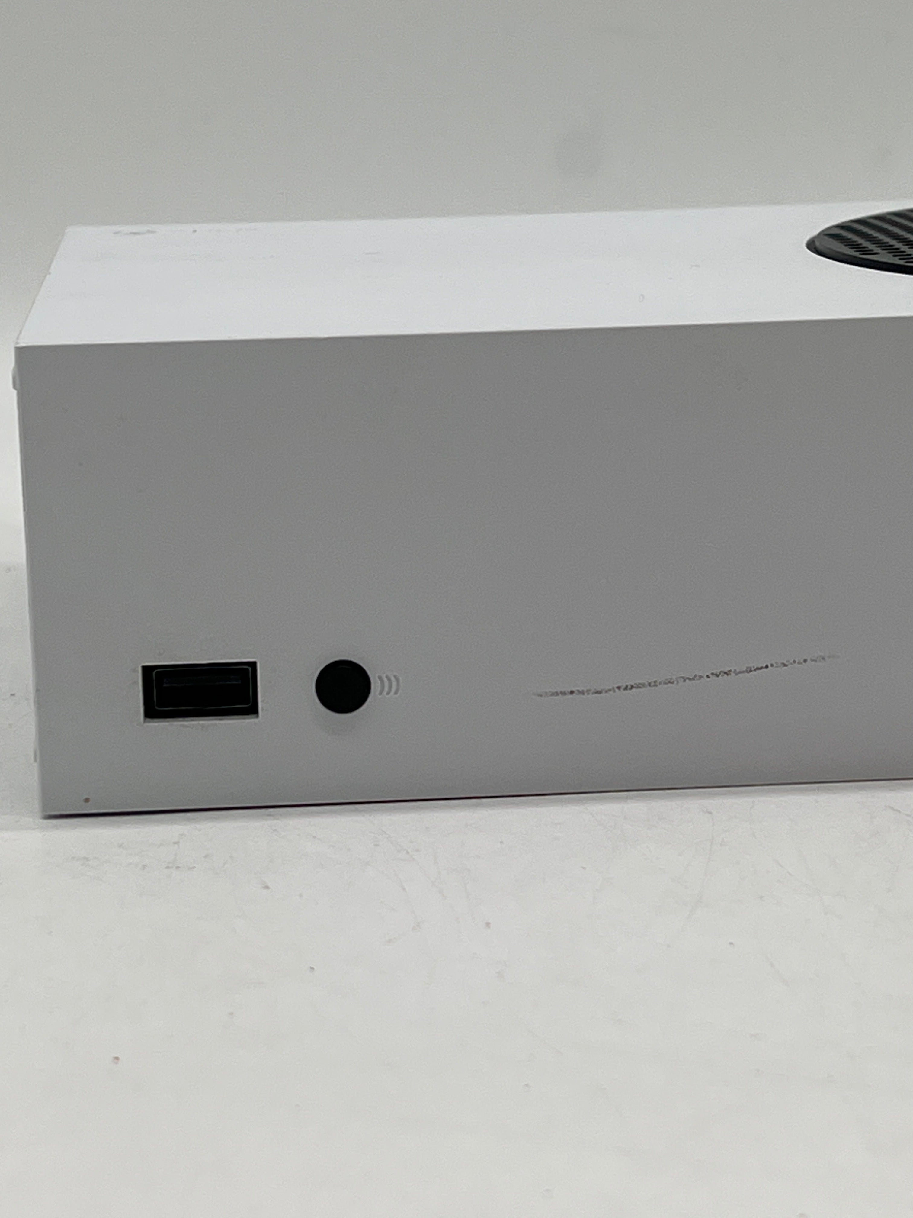 Microsoft Xbox Series S (1884) 2020 512GB - Used (Back Case Clip broken)