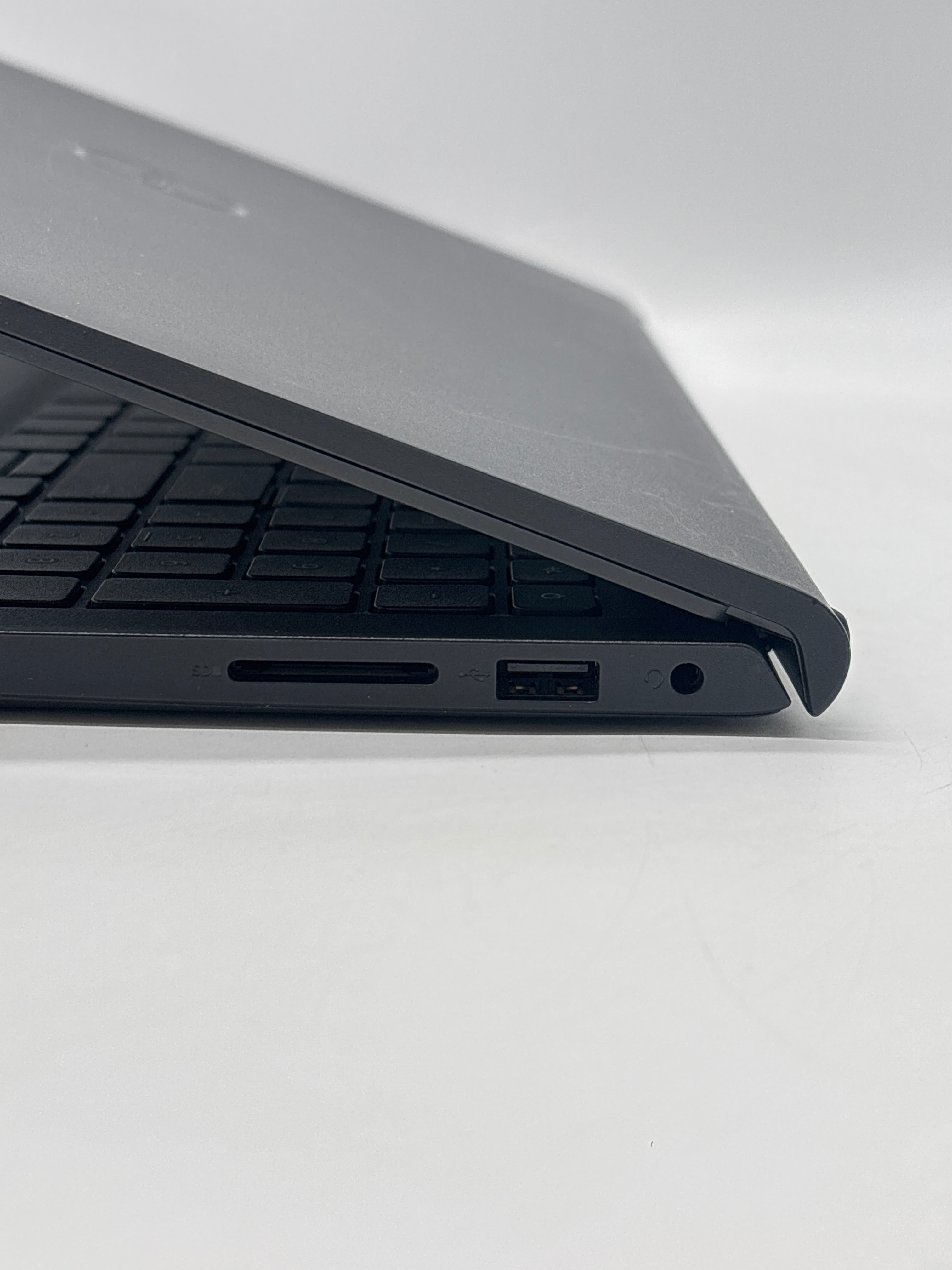 Dell Inspiron 15 3520 i7-1255U 16GB RAM 1TB