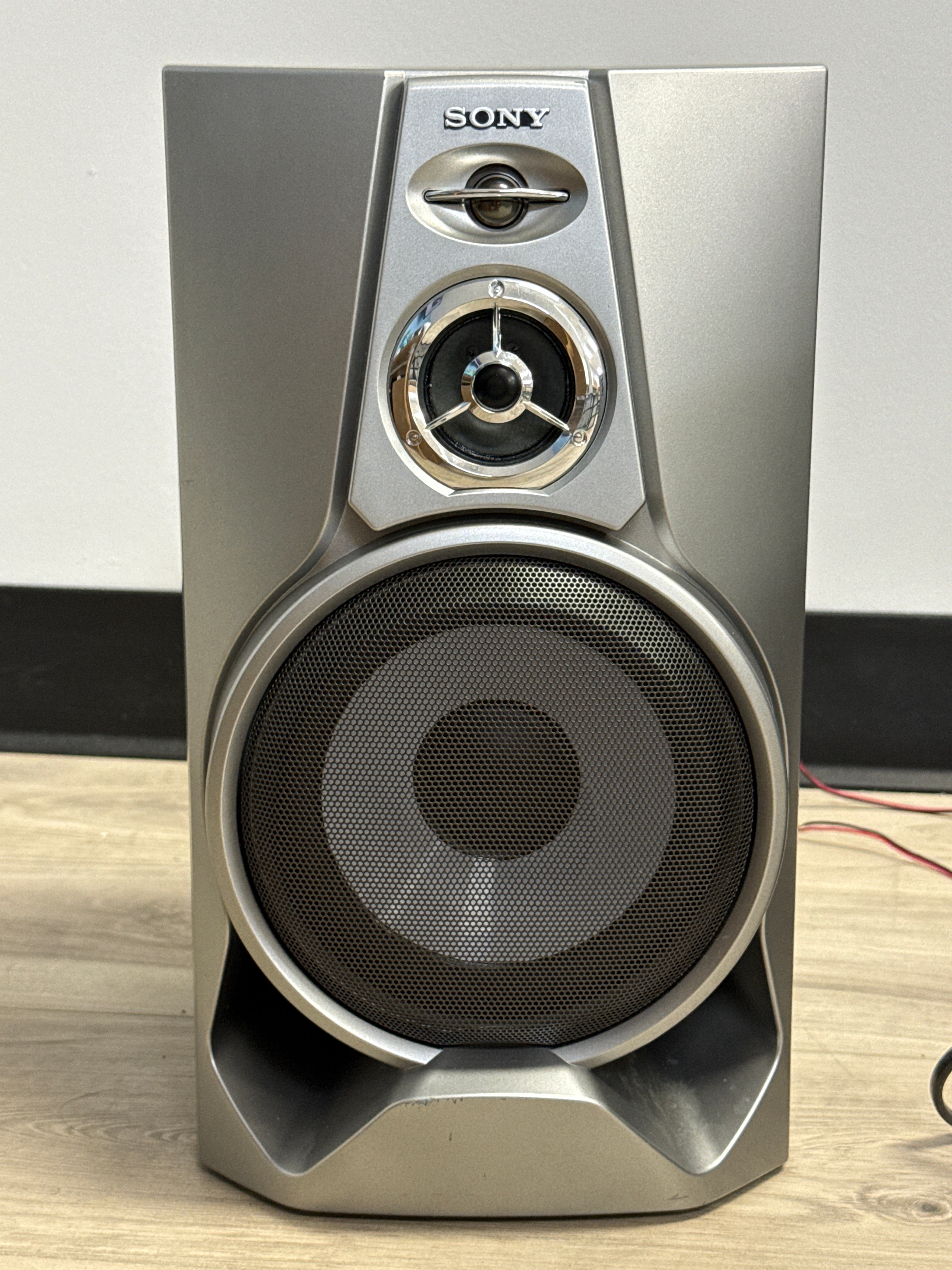 Sony MHC-M100 Hi-Fi Component System Silver 190 Watts (READ DESC)