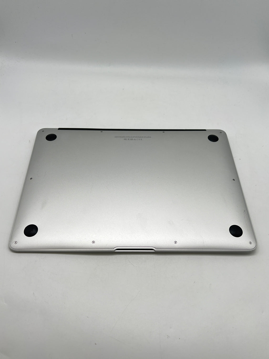 Apple MacBook Air 13" A1466 i5 8GB RAM 128GB SSD - Used