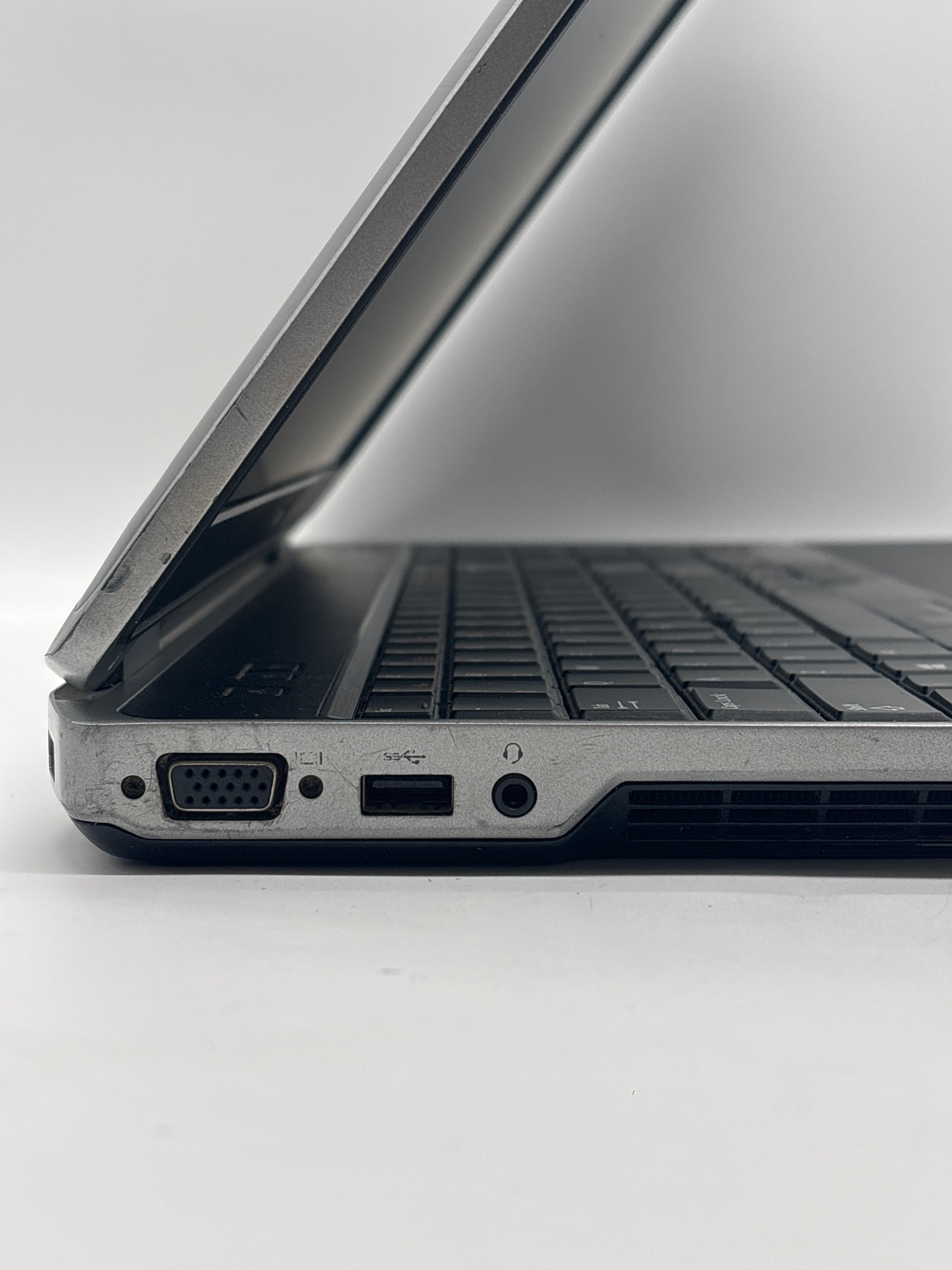 Dell Latitude E6530 i5-3340MCPU 8GB RAM 500GB HDD - For Parts (Bad Display)