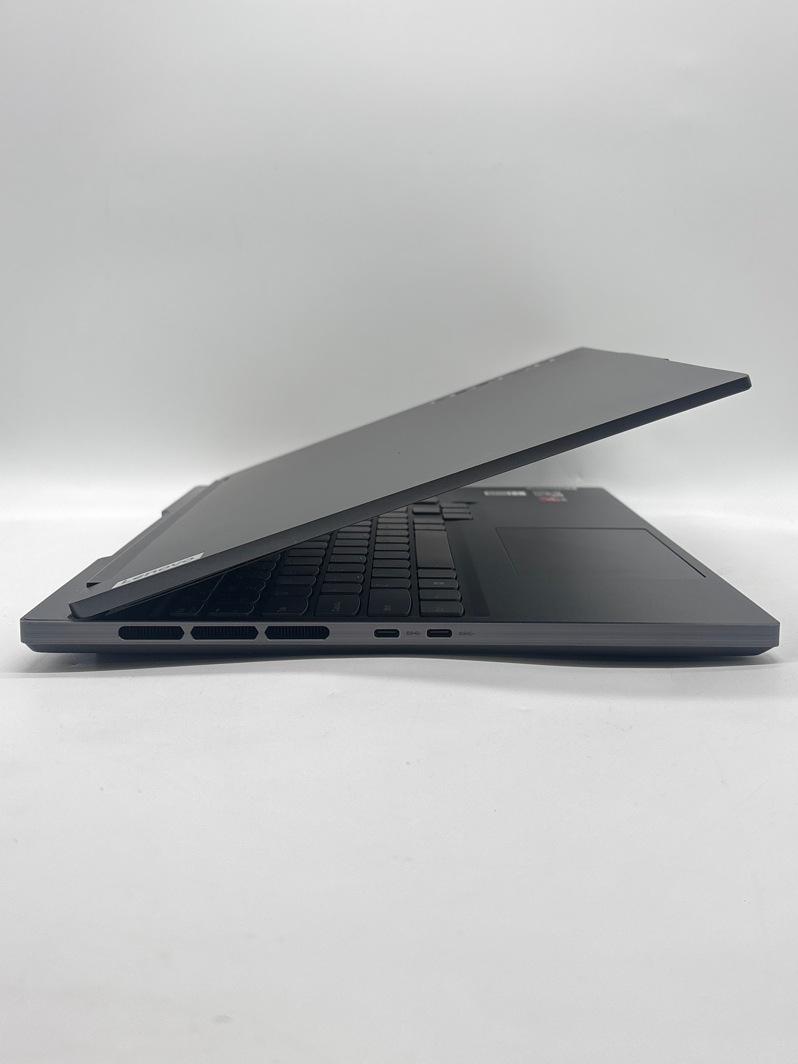 Lenovo Legion S7 16ARHA7 Ryzen 9-6900HX 8GB RAM 1TB SSD RX 6800S - Read DESC