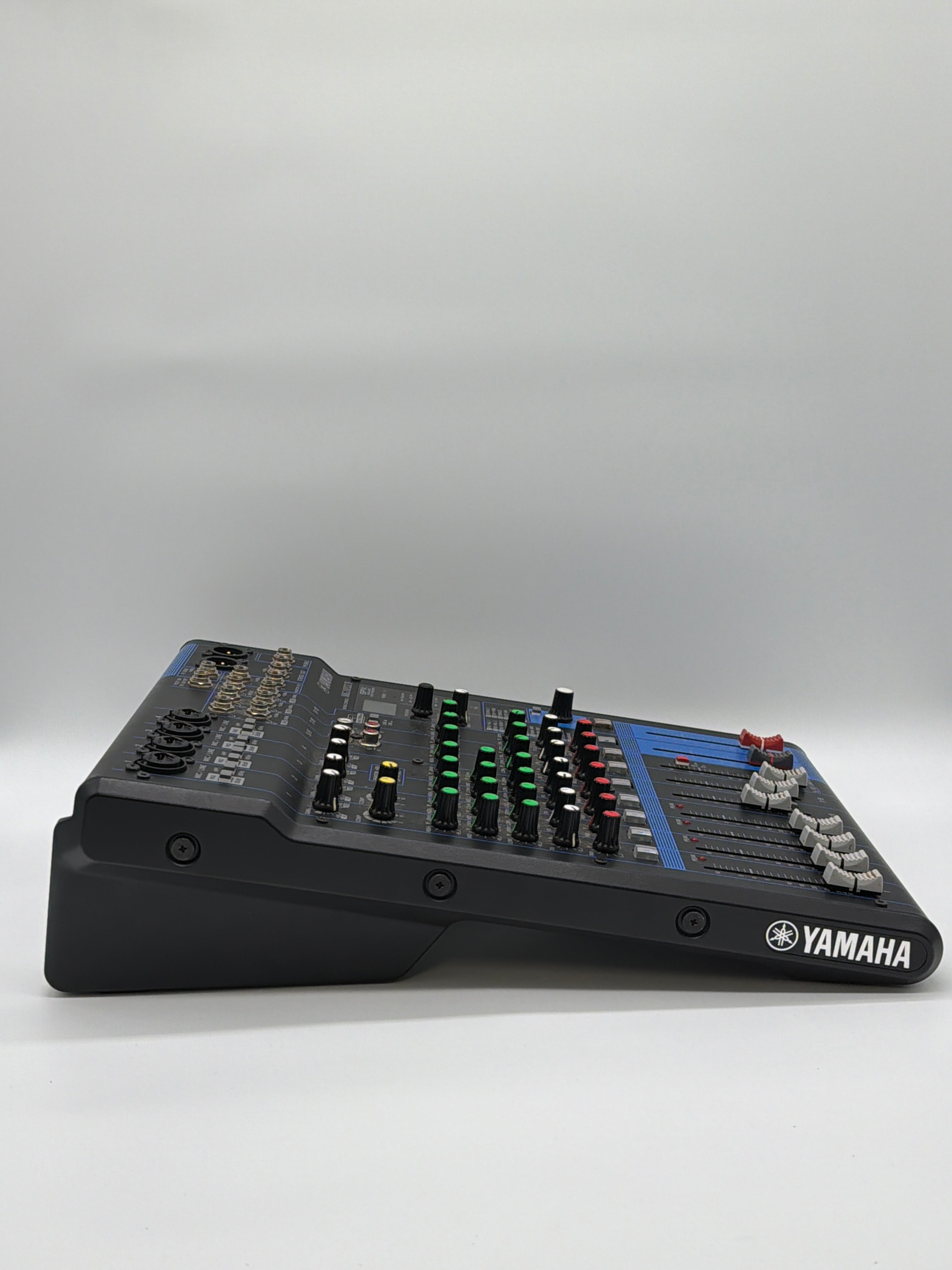 Yamaha MG10XUF 10-Channel Mixing Console Black With Travel Hard Case