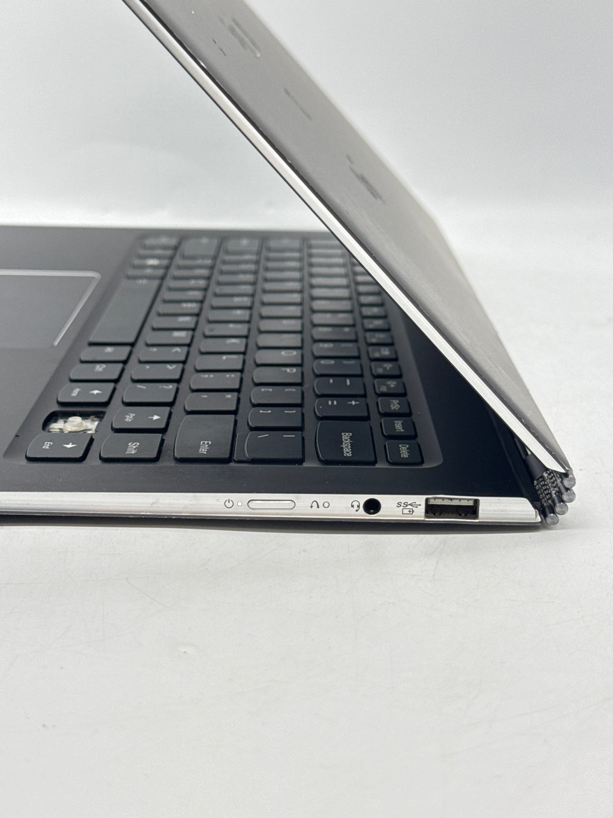 Lenovo Yoga 910-13IKB 13in Core i7 7500U 8GB RAM 256GB SSD - Read
