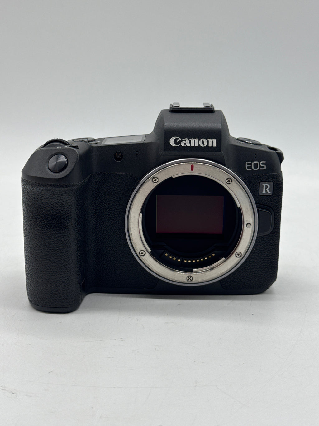 Canon EOS R Mirrorless Camera w/ Lens Black - Used