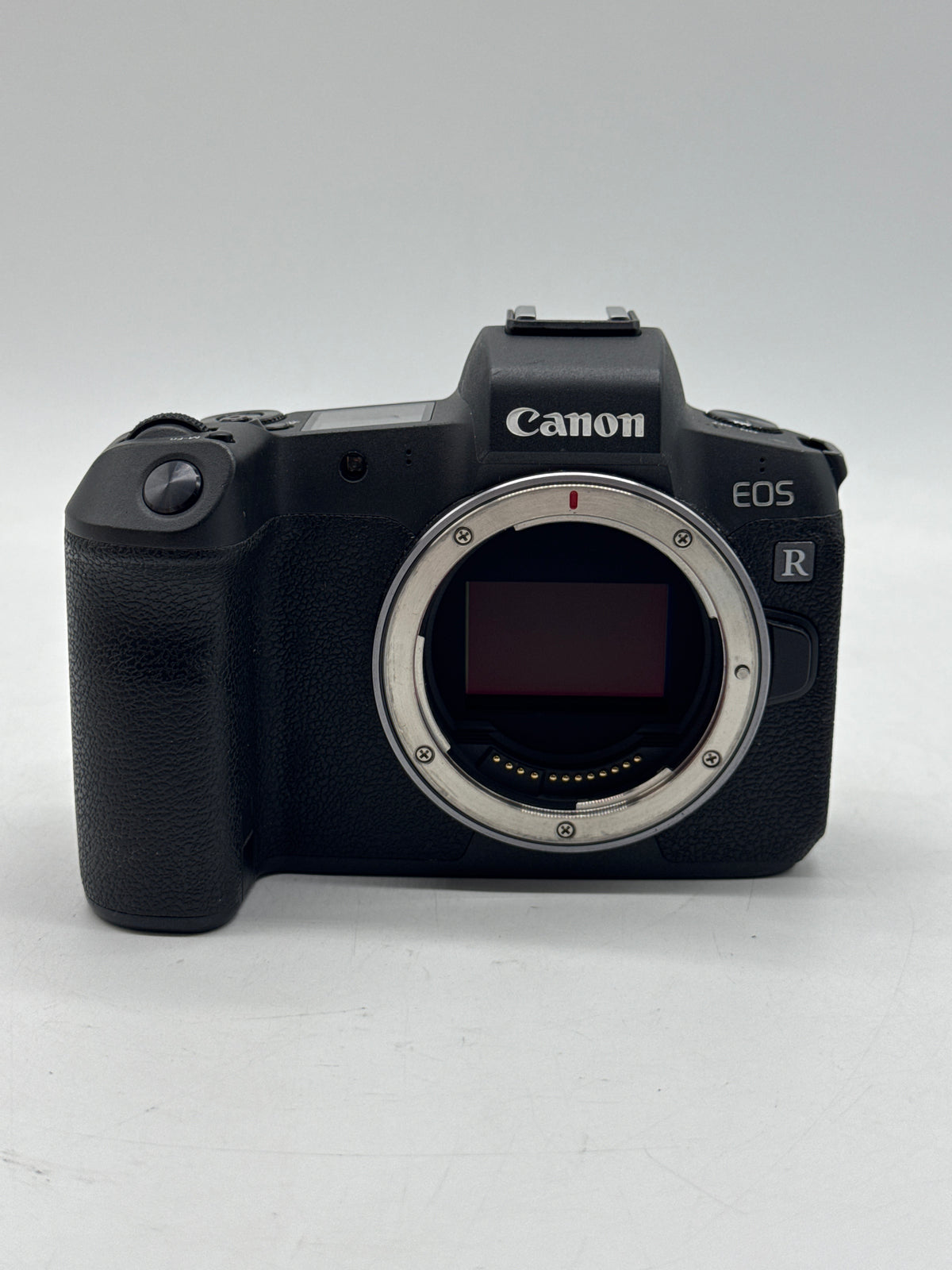 Canon EOS R Mirrorless Camera w/ Lens Black - Used