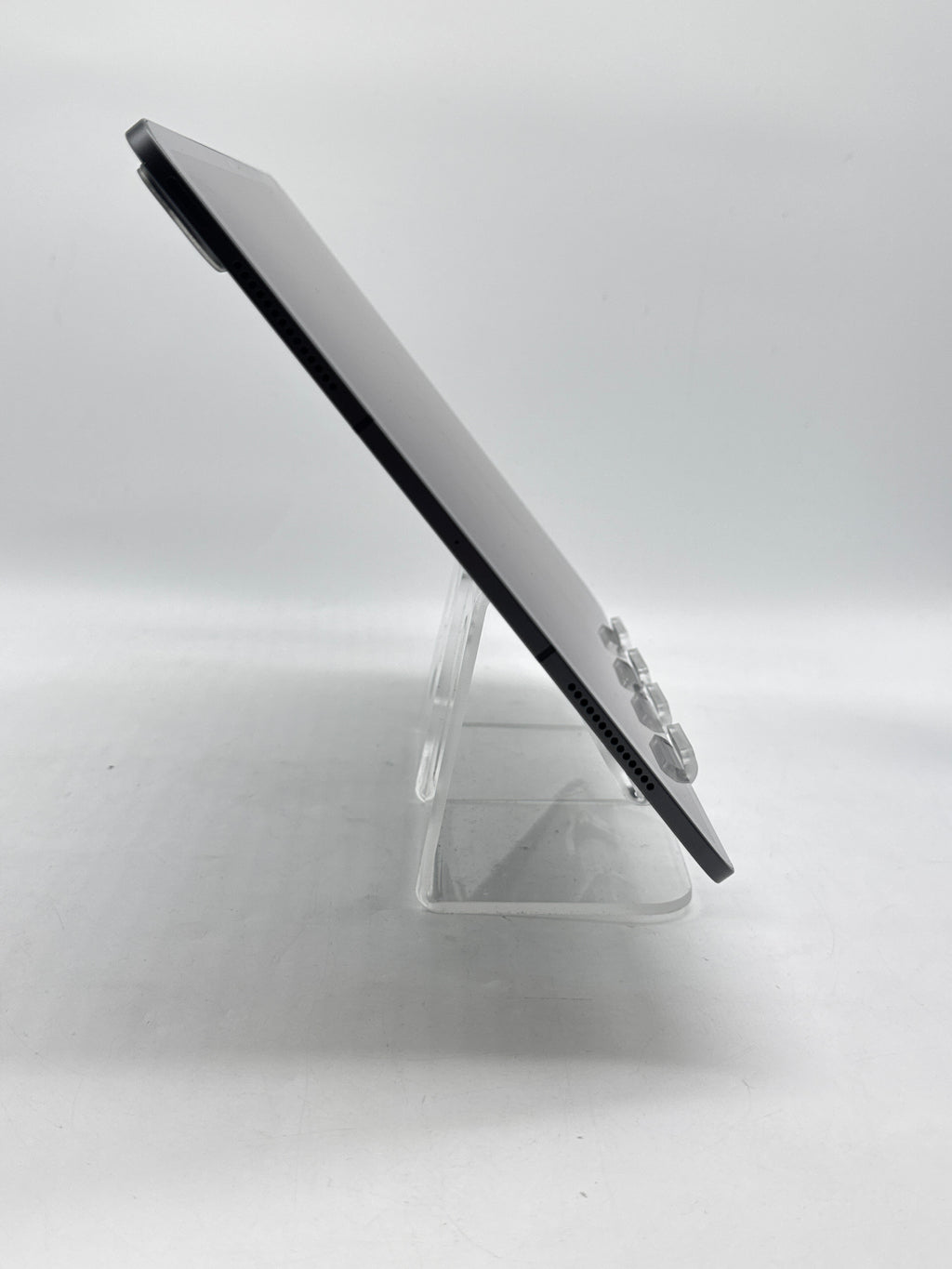 Apple iPad Pro 13" M4 A2926 1TB Wi-Fi + Cell Unlocked - Used