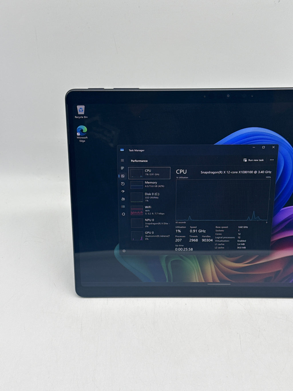 Microsoft Surface Pro 11 2076 Snapdragon X 12-Core 16GB RAM 256GB SSD